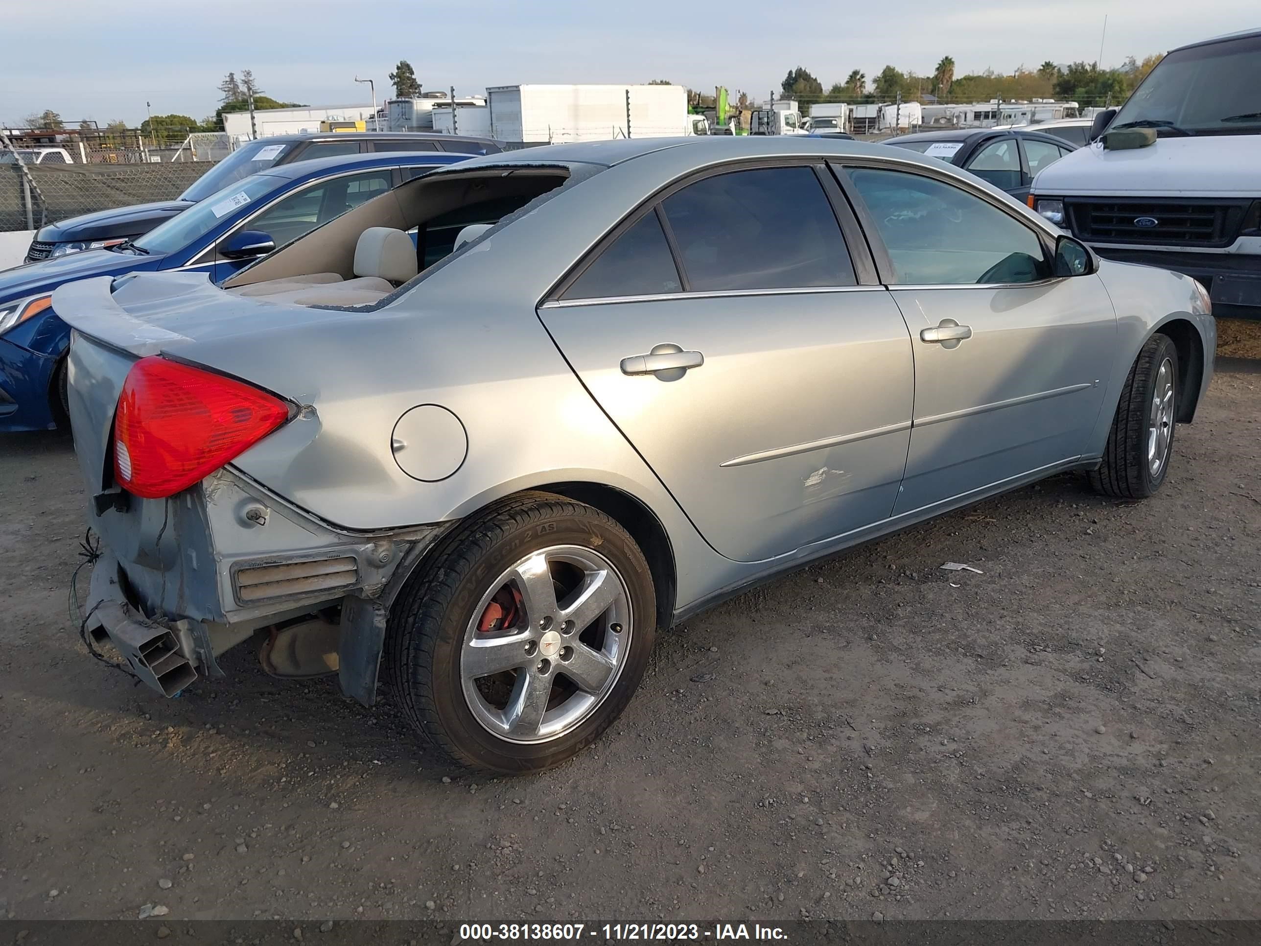 Photo 3 VIN: 1G2ZH58N874196158 - PONTIAC G6 