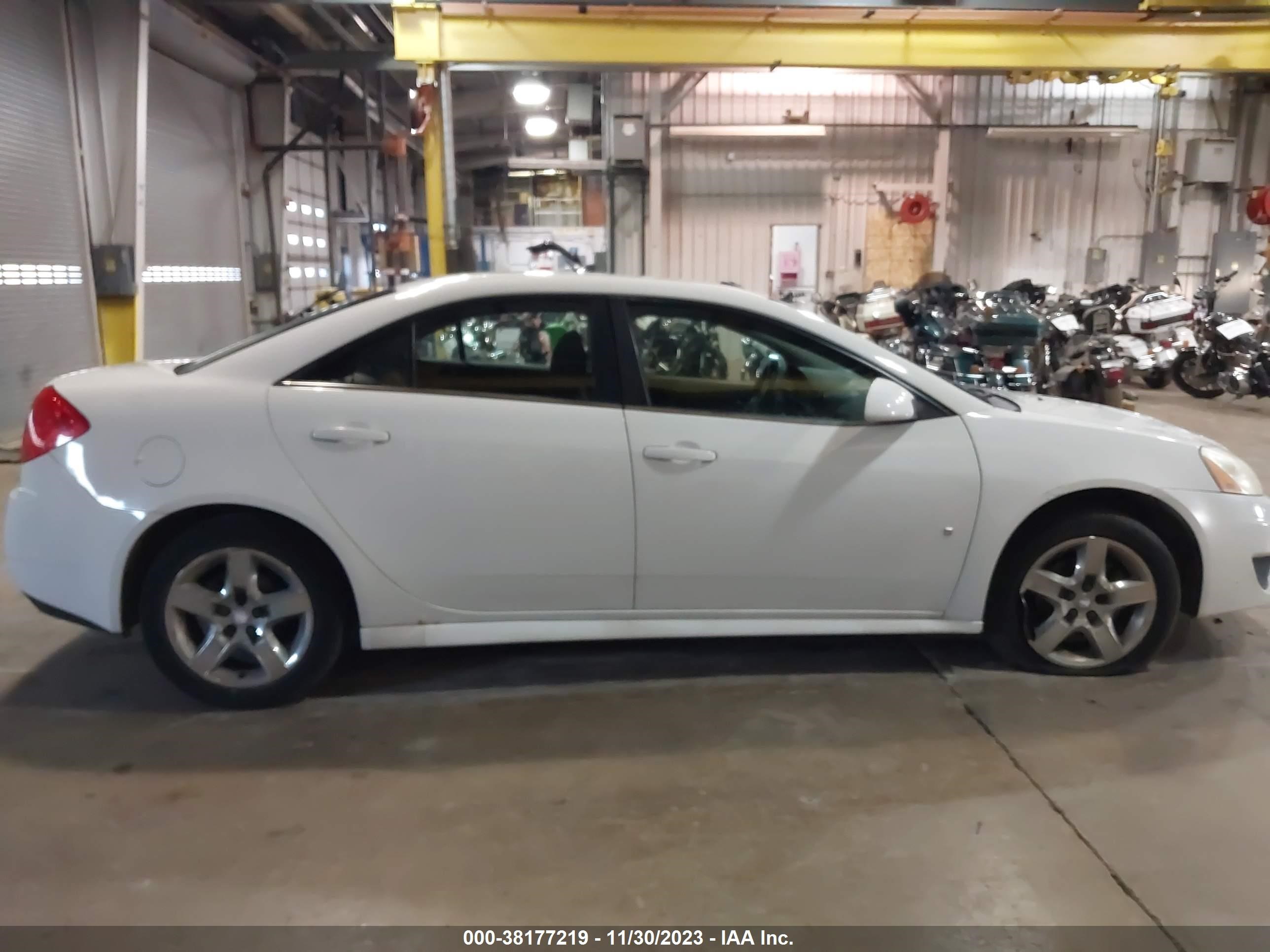 Photo 13 VIN: 1G2ZJ57B894259354 - PONTIAC G6 