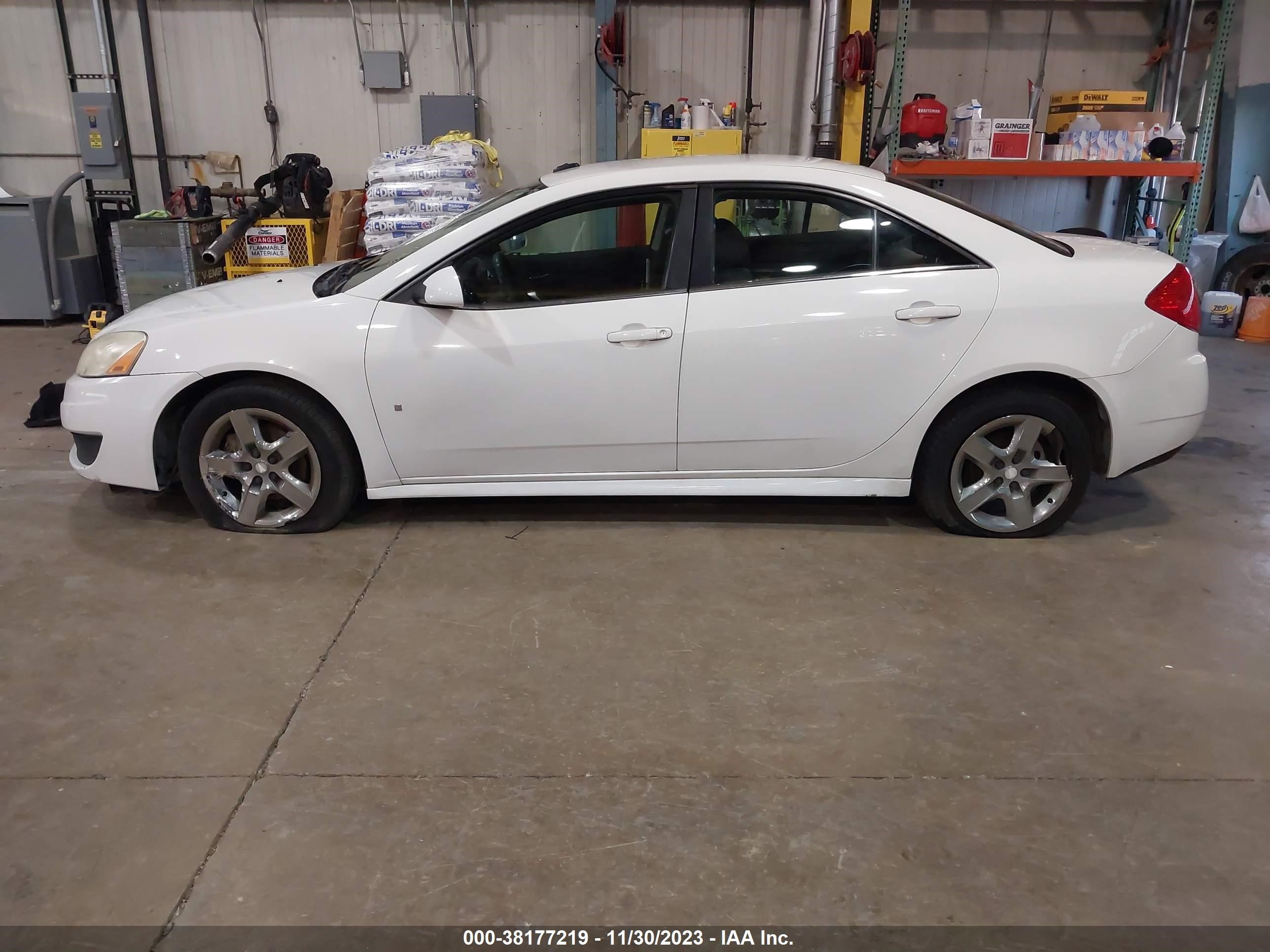 Photo 14 VIN: 1G2ZJ57B894259354 - PONTIAC G6 