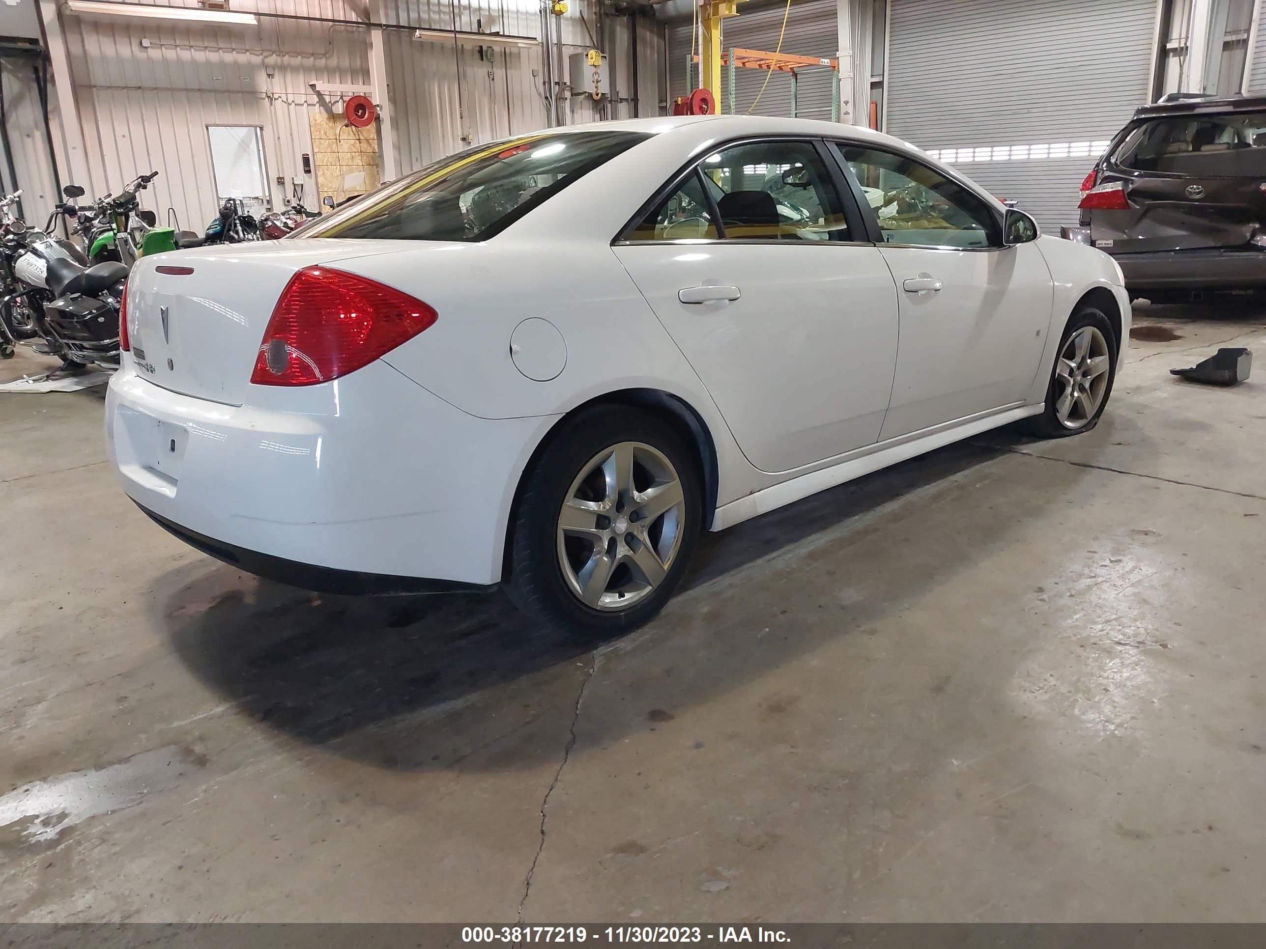 Photo 3 VIN: 1G2ZJ57B894259354 - PONTIAC G6 