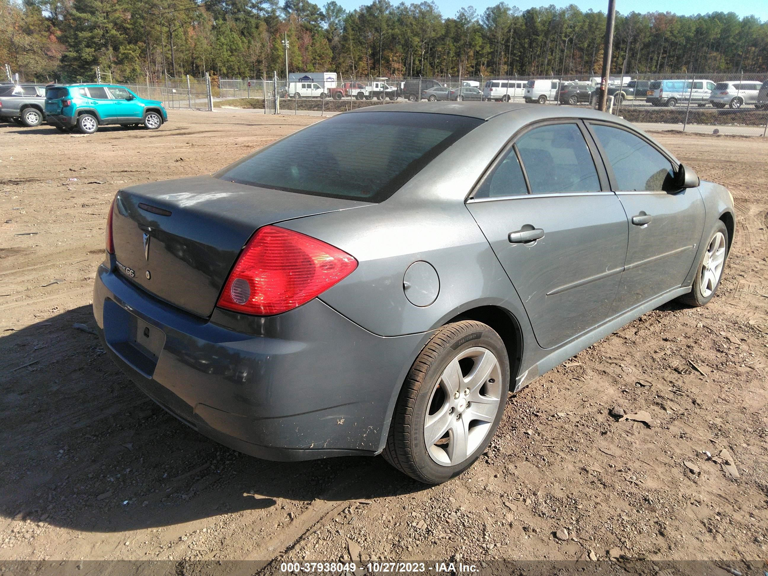 Photo 3 VIN: 1G2ZJ57B894267678 - PONTIAC G6 