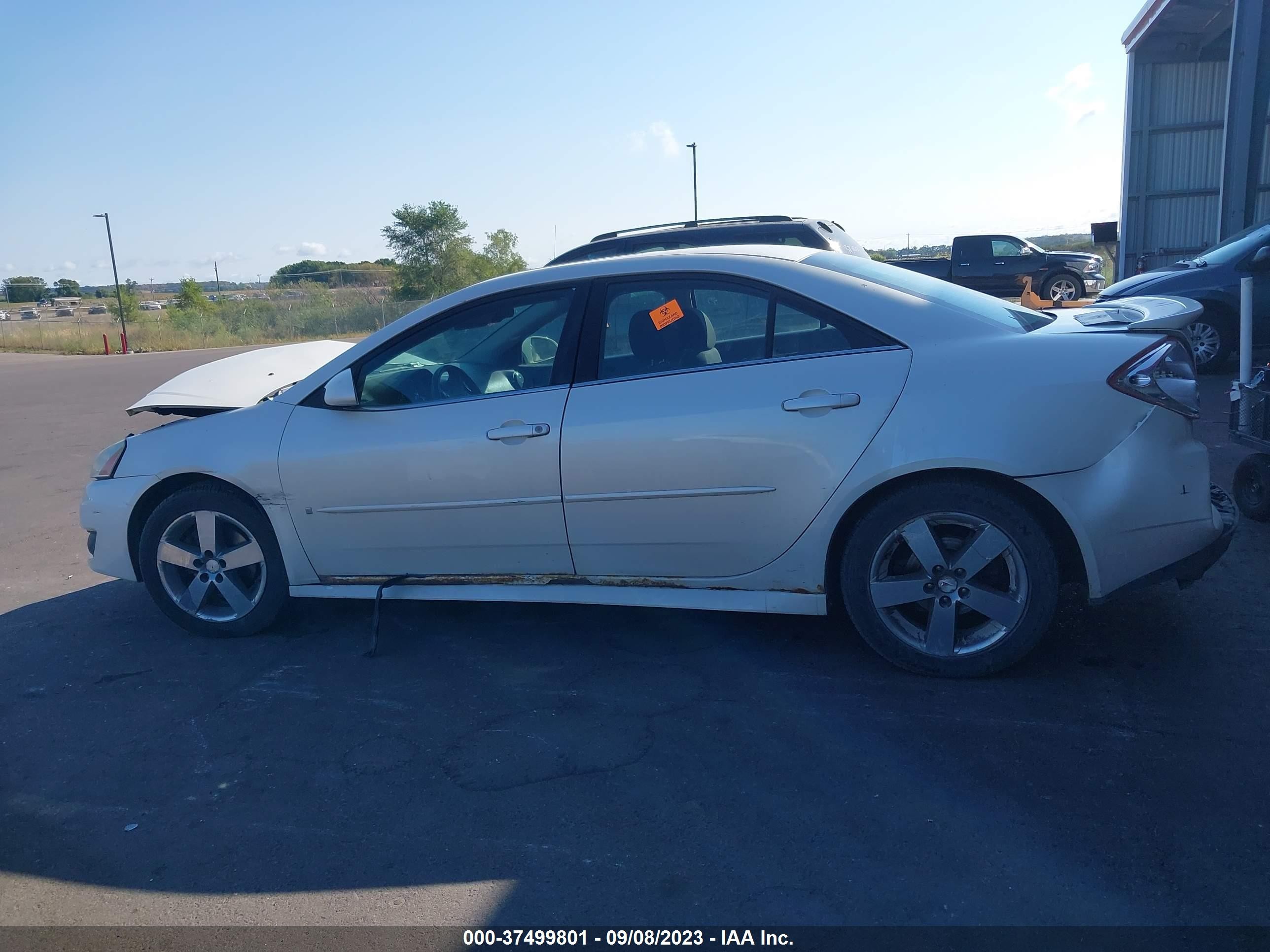 Photo 13 VIN: 1G2ZJ57K394273761 - PONTIAC G6 