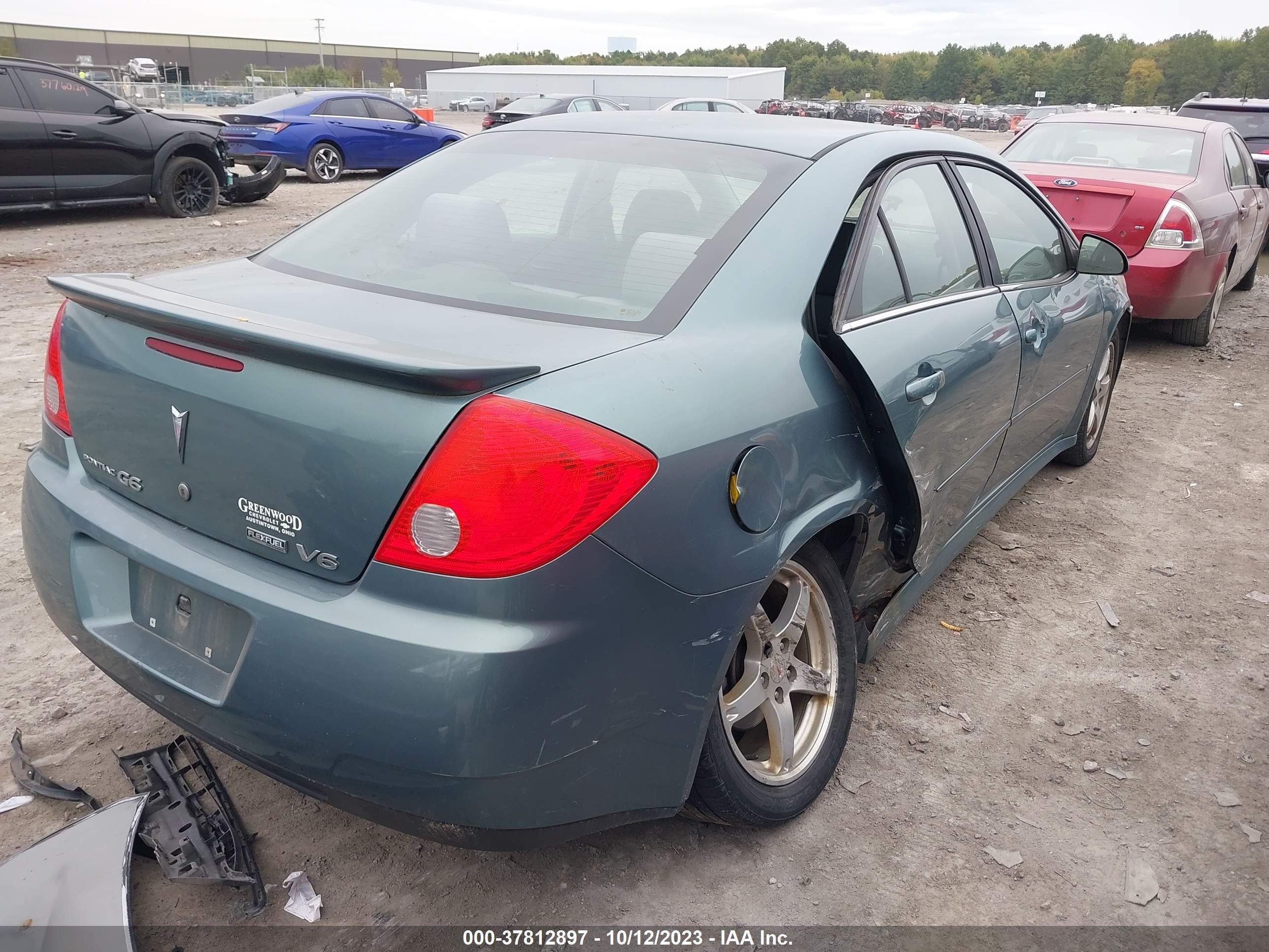 Photo 3 VIN: 1G2ZJ57K494240798 - PONTIAC G6 