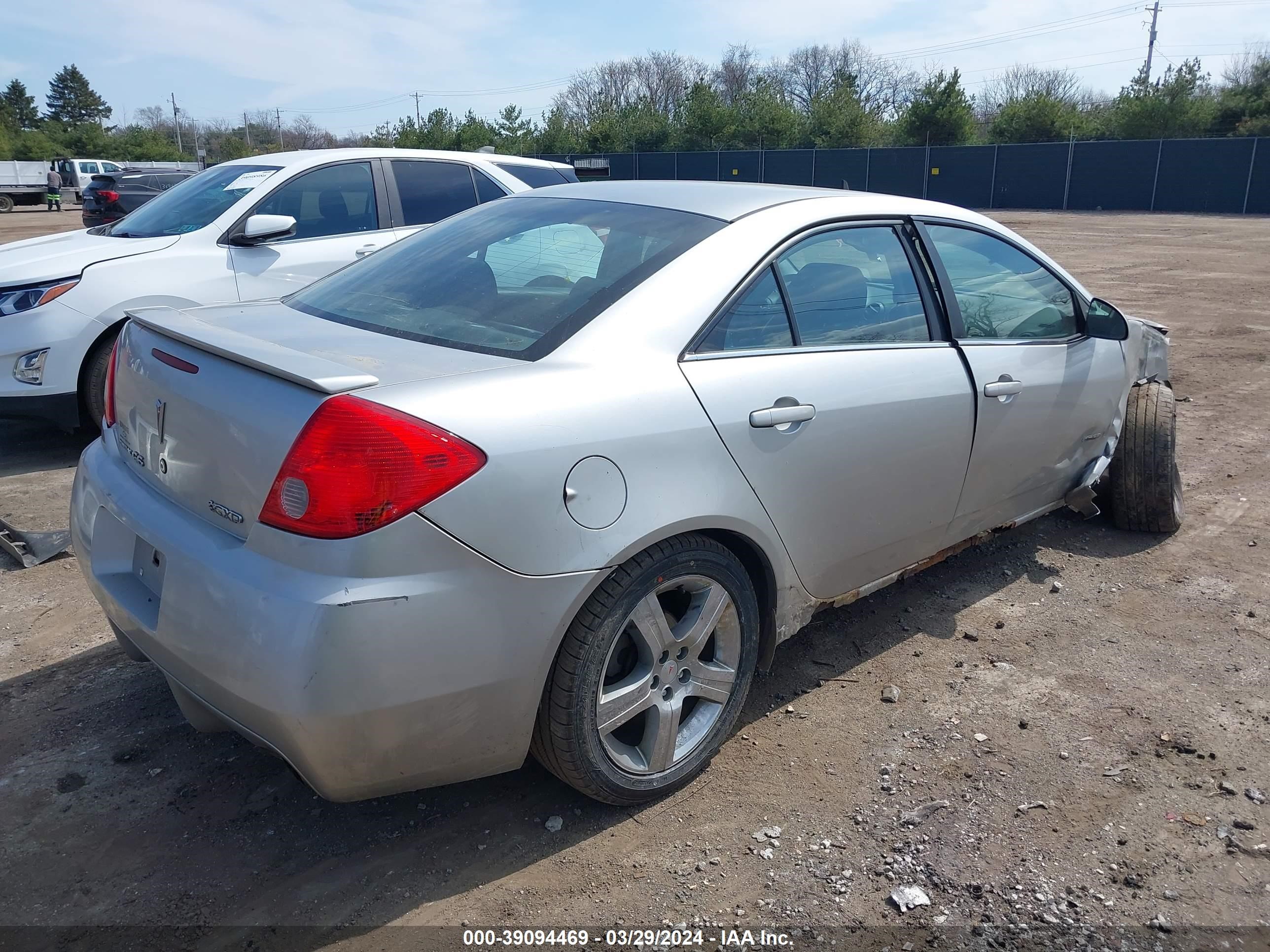 Photo 3 VIN: 1G2ZM577484209276 - PONTIAC G6 