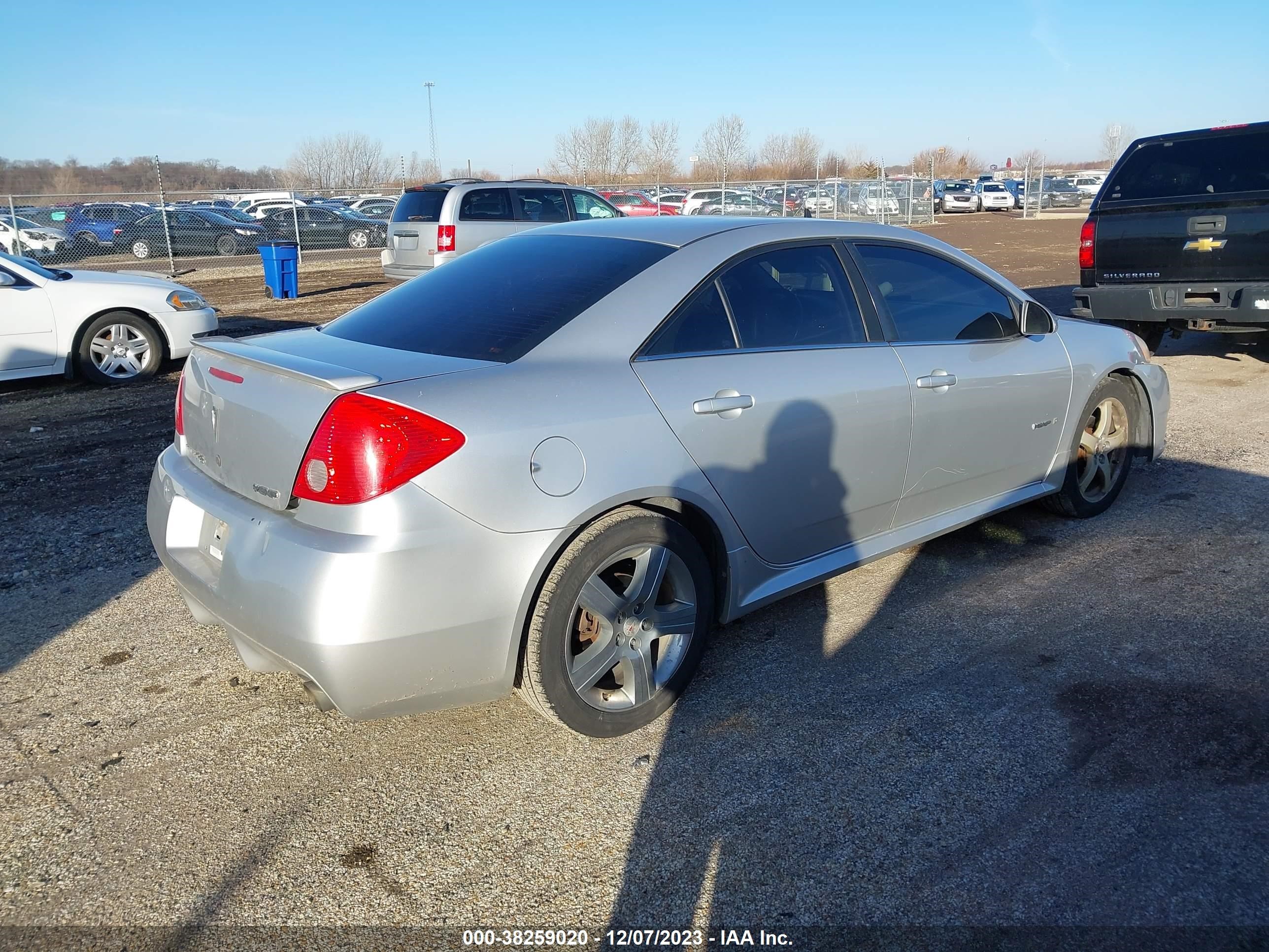 Photo 3 VIN: 1G2ZM577X94171988 - PONTIAC G6 