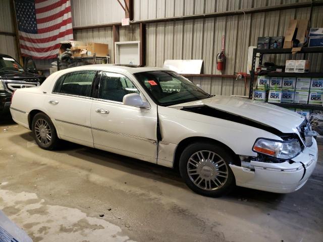 Photo 3 VIN: 1G3HN52K6X4817413 - LINCOLN TOWNCAR 