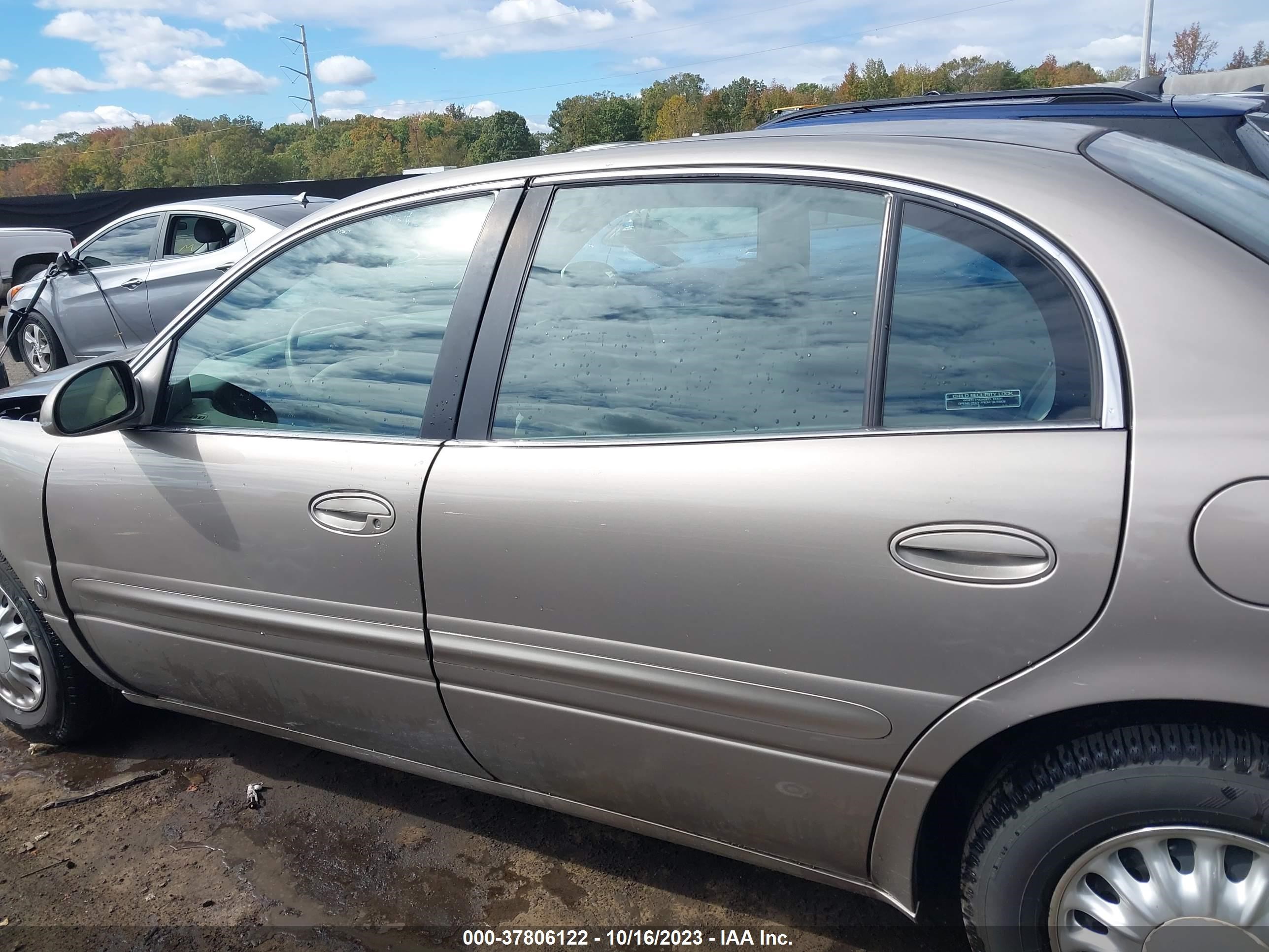 Photo 13 VIN: 1G48P54K8YU118823 - BUICK LESABRE 