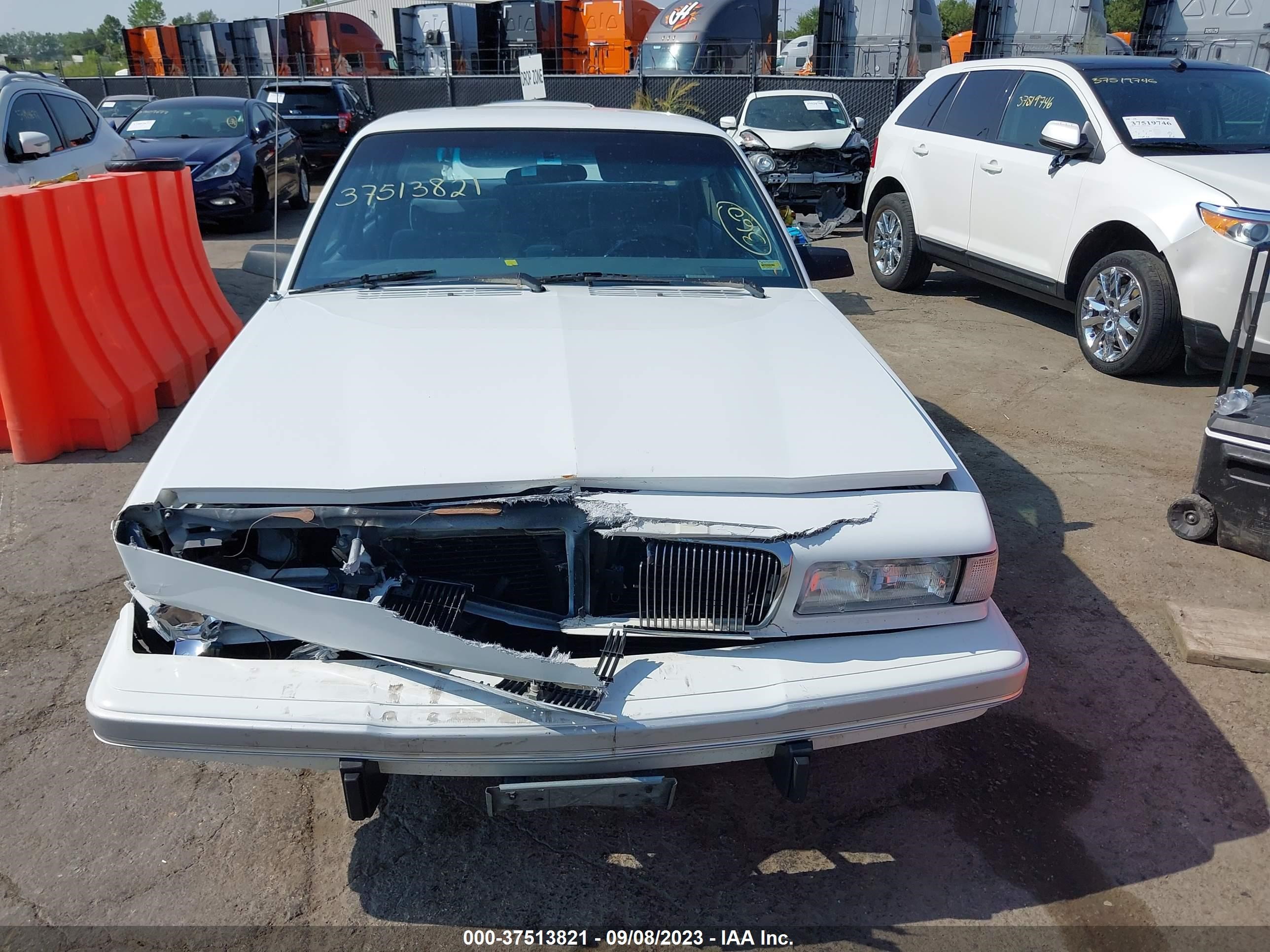 Photo 10 VIN: 1G4AG5545R6431125 - BUICK CENTURY 