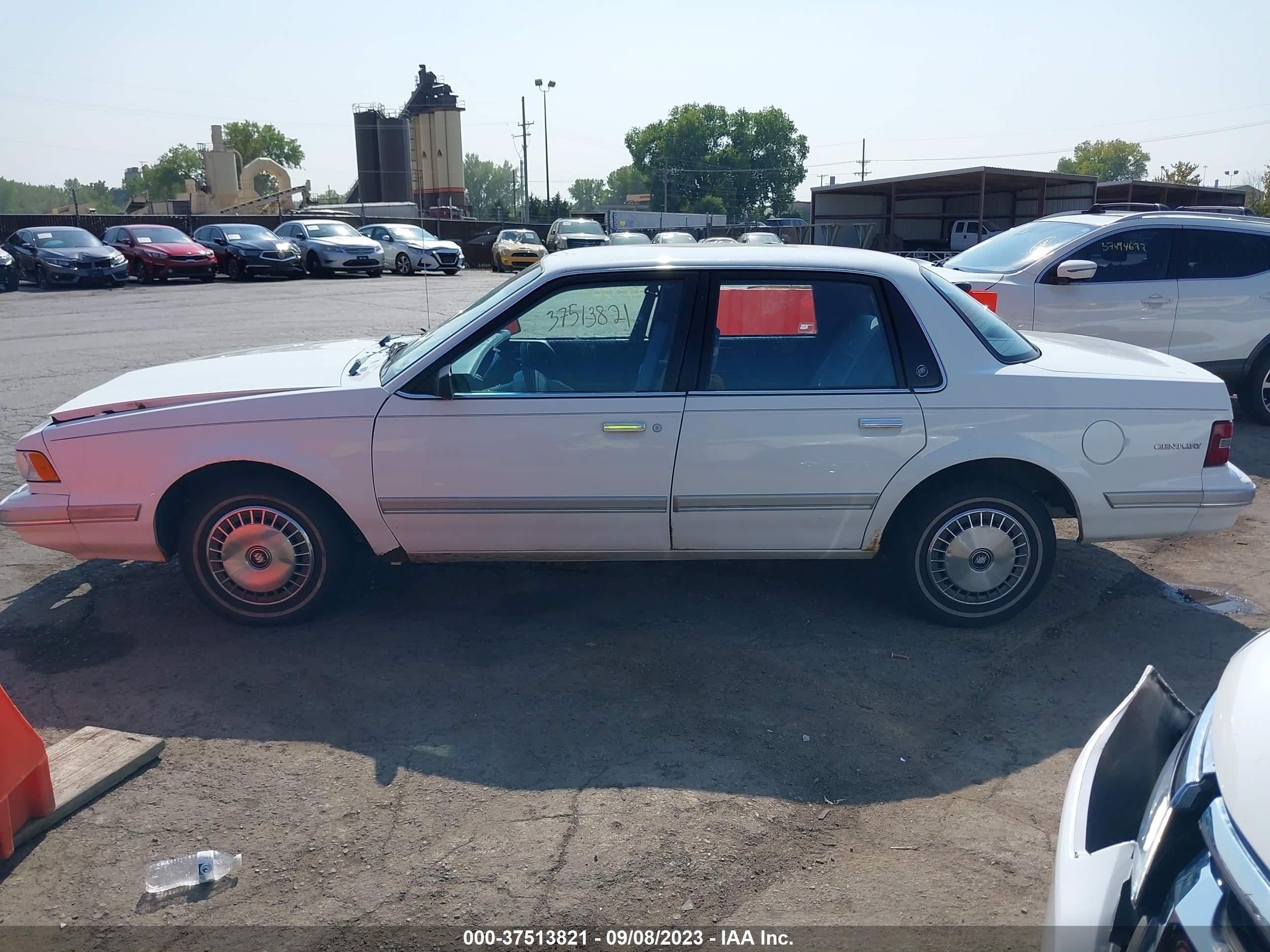 Photo 12 VIN: 1G4AG5545R6431125 - BUICK CENTURY 