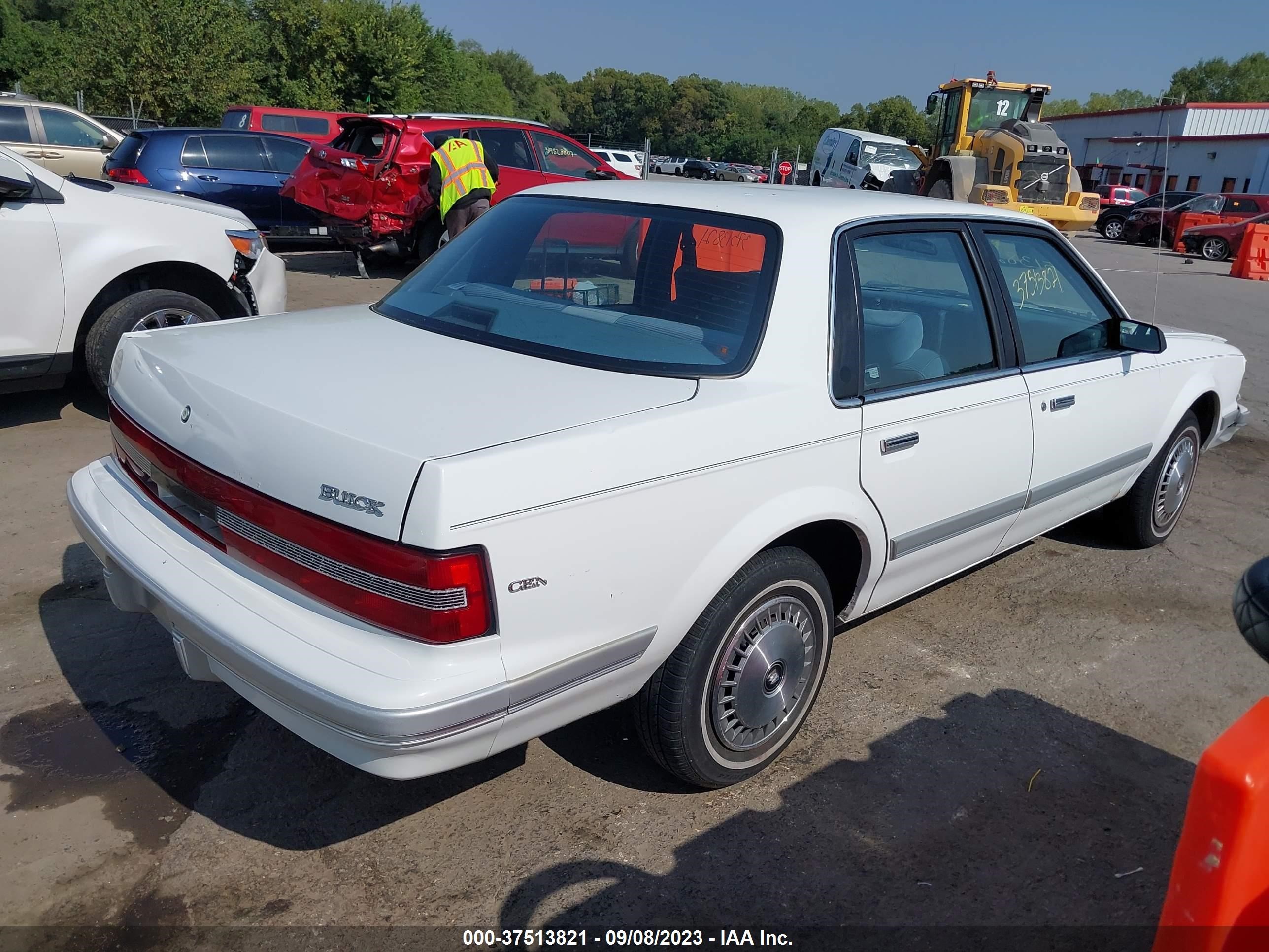 Photo 3 VIN: 1G4AG5545R6431125 - BUICK CENTURY 