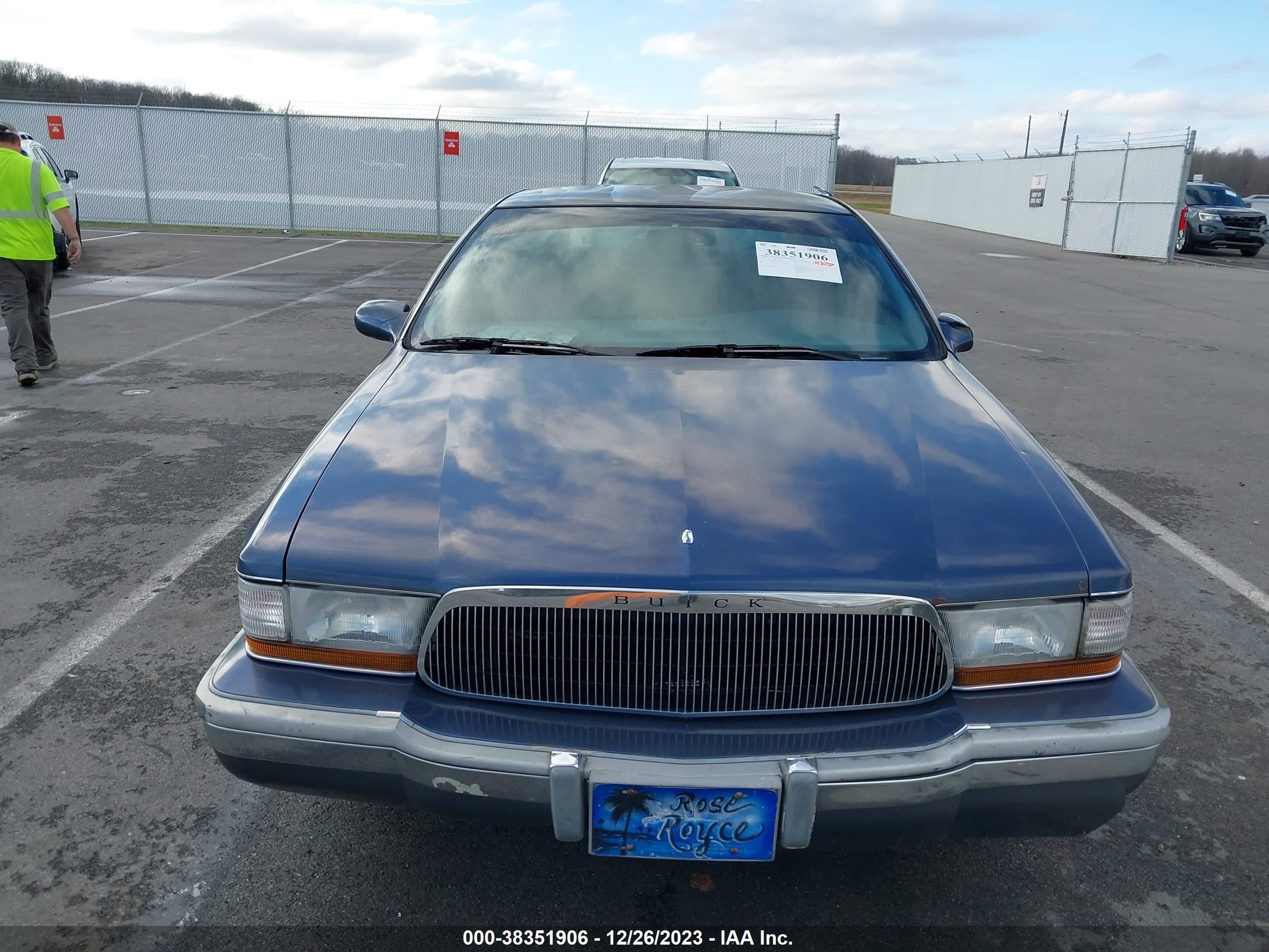 Photo 11 VIN: 1G4BN52P1SR417249 - BUICK ROADMASTER 