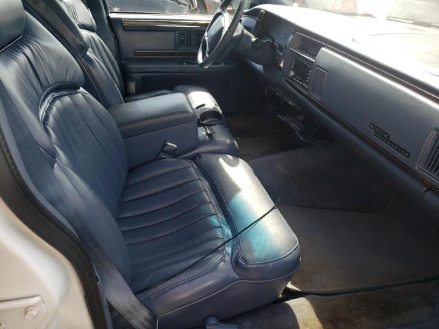 Photo 4 VIN: 1G4BN52P3SR427846 - BUICK ROADMASTER 