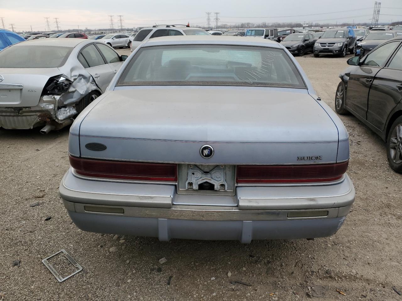 Photo 5 VIN: 1G4BN52P4SR424695 - BUICK ROADMASTER 