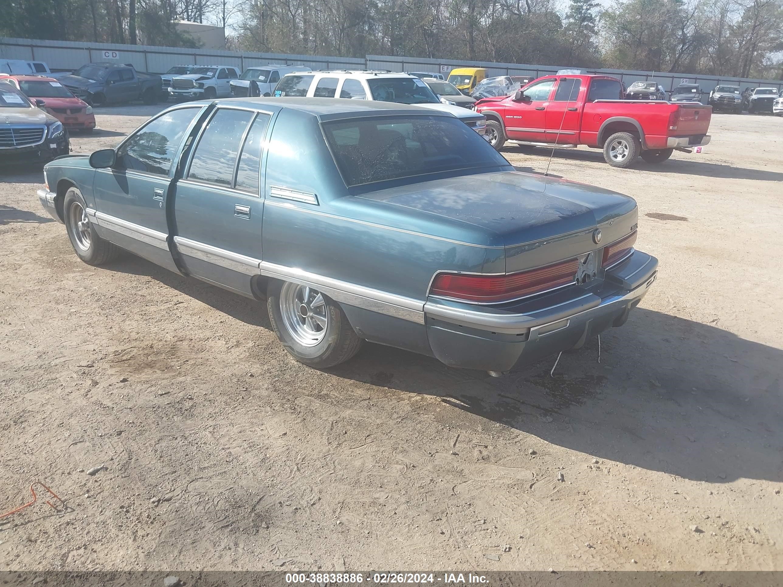 Photo 2 VIN: 1G4BN52P6TR411240 - BUICK ROADMASTER 