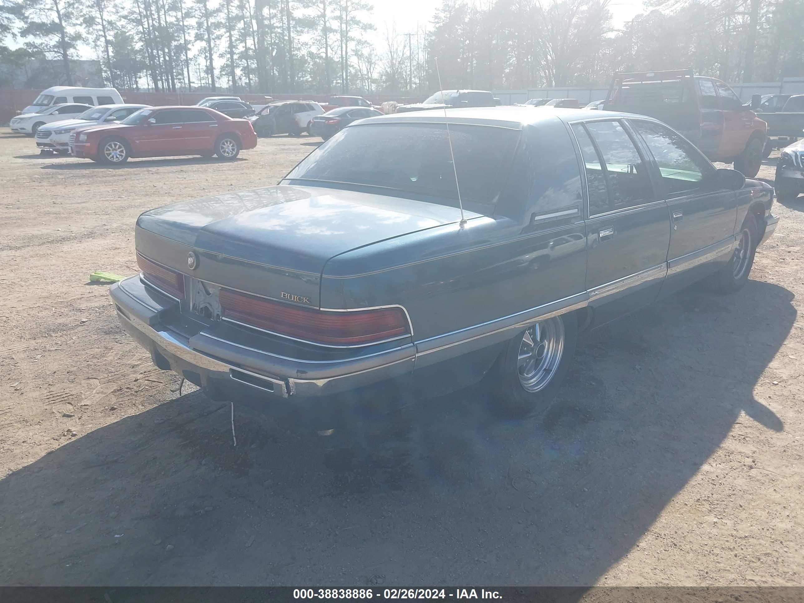 Photo 3 VIN: 1G4BN52P6TR411240 - BUICK ROADMASTER 