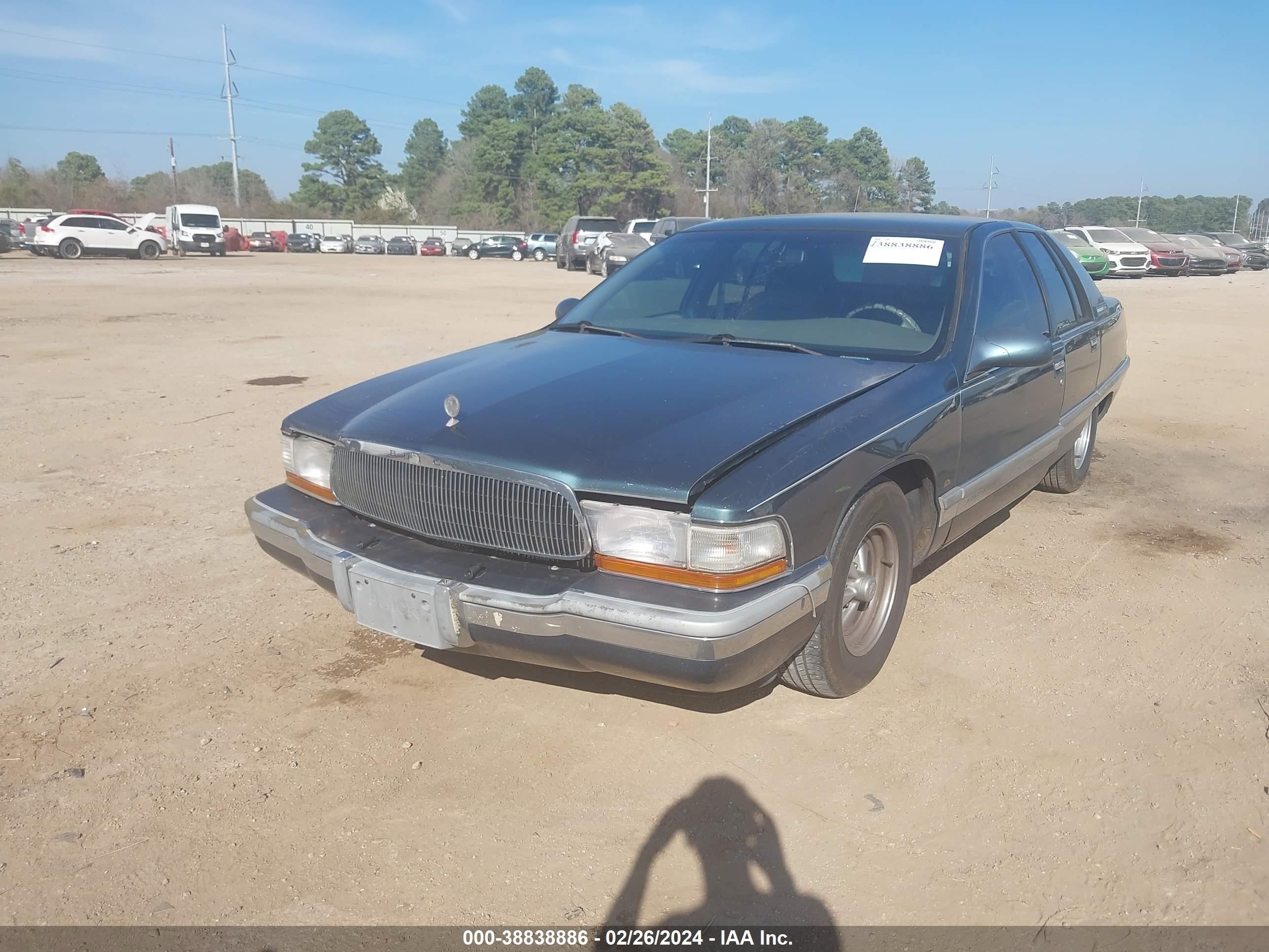 Photo 5 VIN: 1G4BN52P6TR411240 - BUICK ROADMASTER 