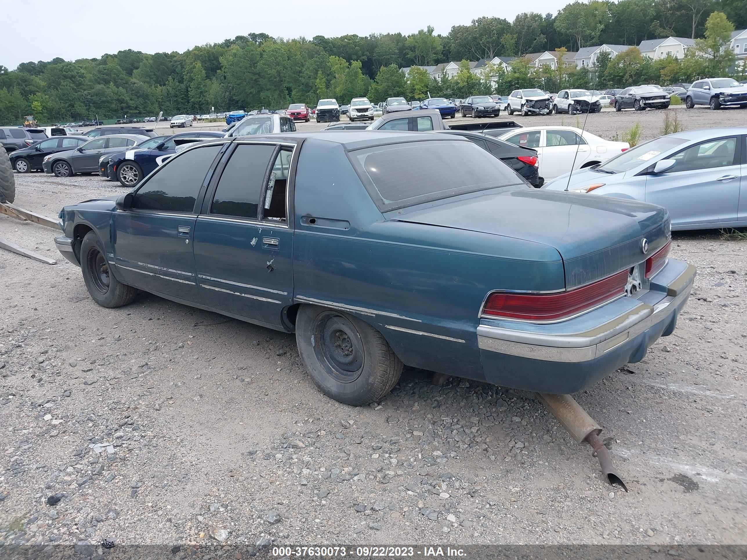 Photo 2 VIN: 1G4BN52P7SR403968 - BUICK ROADMASTER 