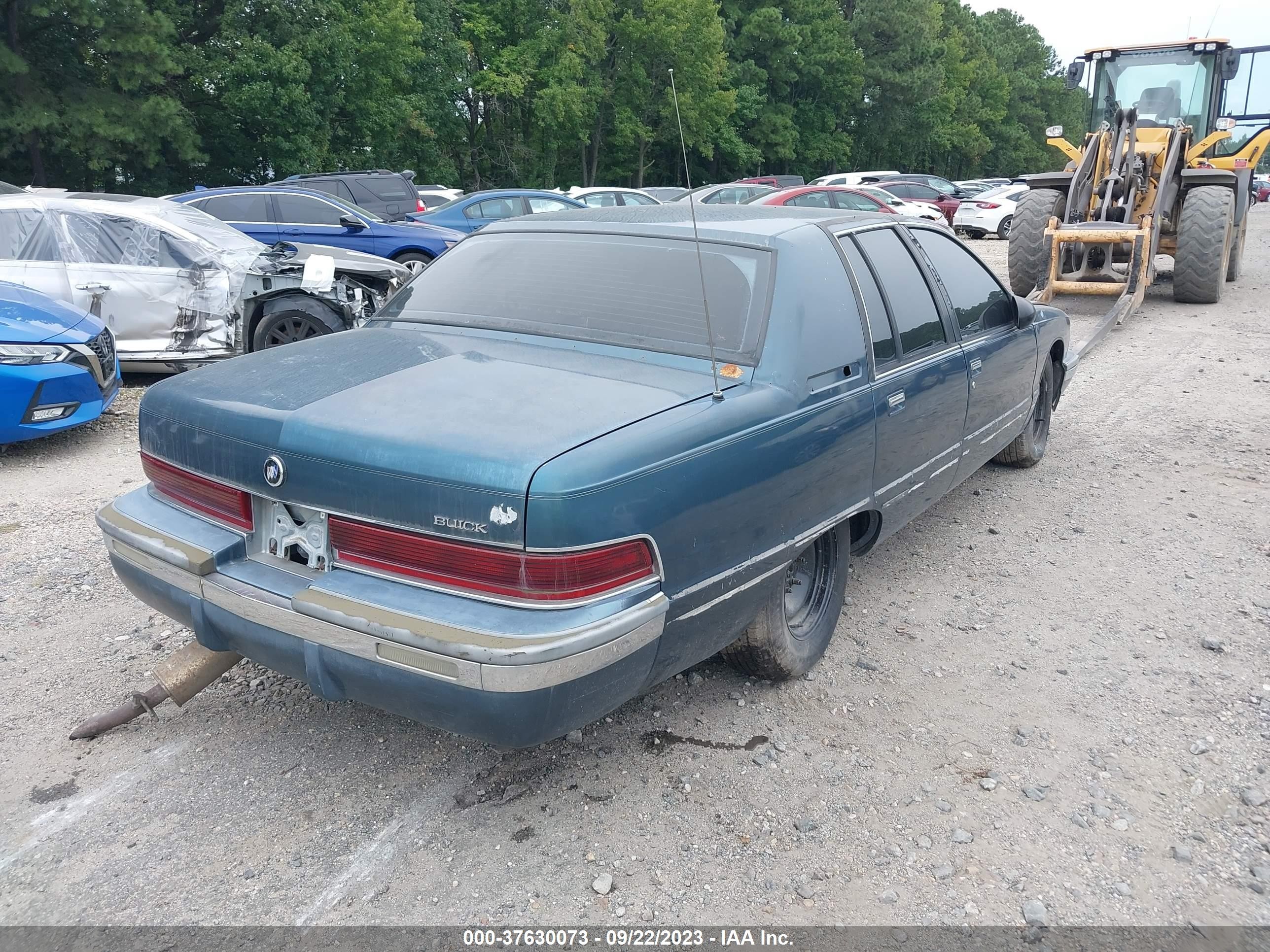 Photo 3 VIN: 1G4BN52P7SR403968 - BUICK ROADMASTER 