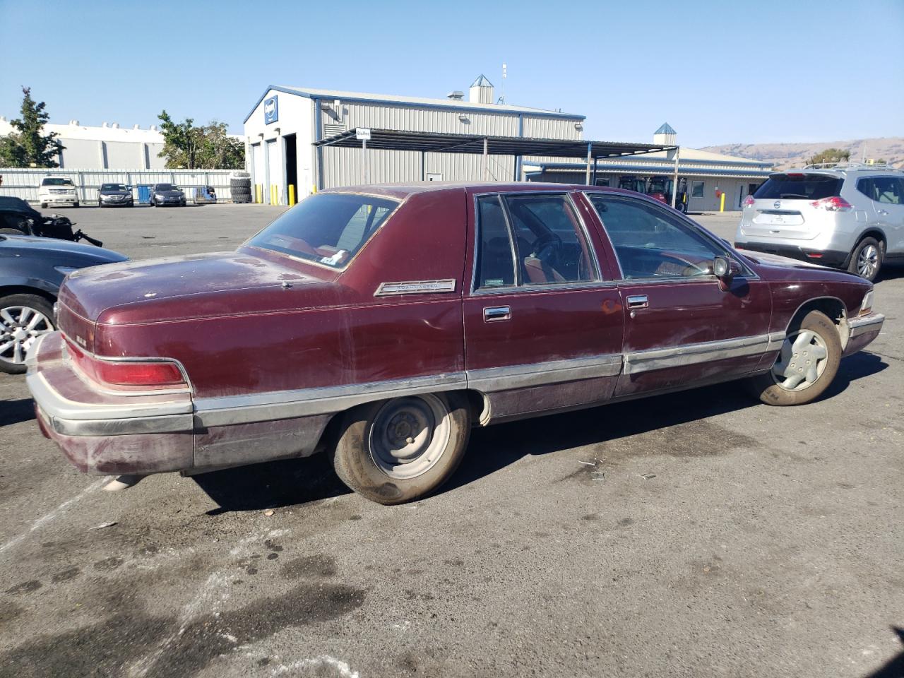 Photo 2 VIN: 1G4BN5376NR424278 - BUICK ROADMASTER 