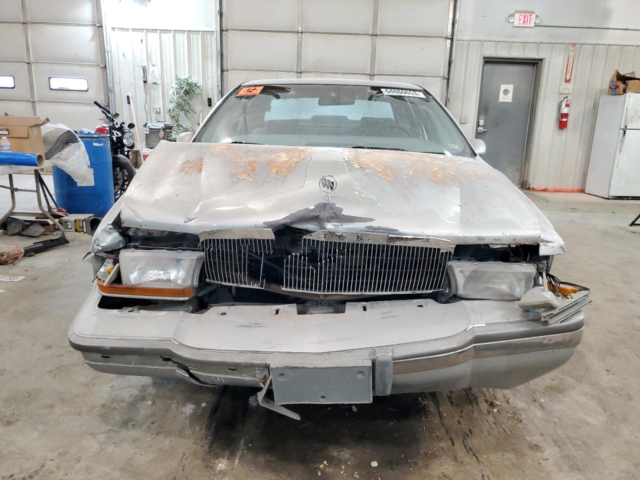 Photo 4 VIN: 1G4BN5377NR418358 - BUICK ROADMASTER 