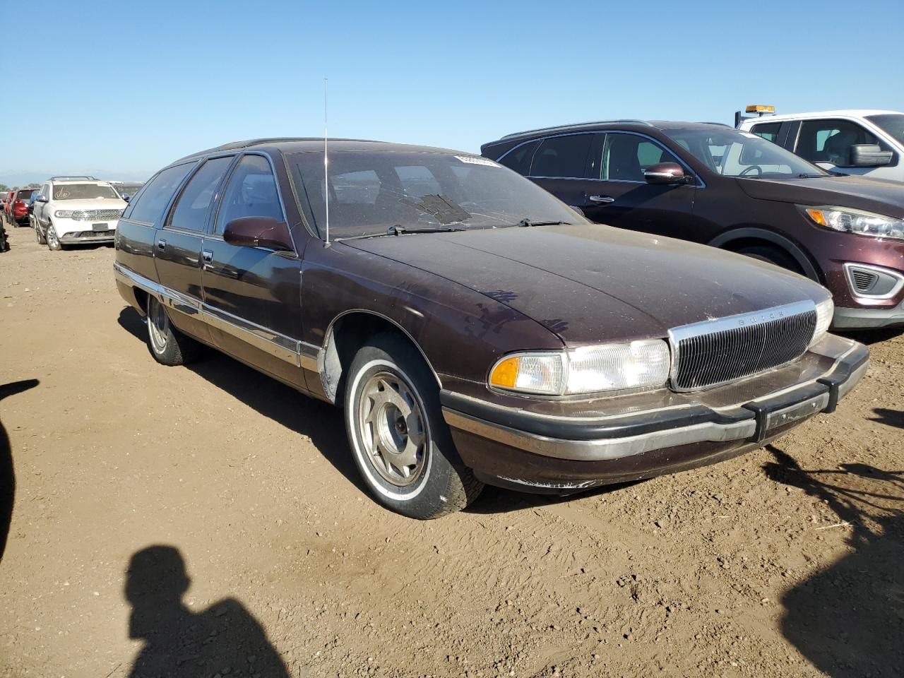 Photo 3 VIN: 1G4BR82P5TR409128 - BUICK ROADMASTER 