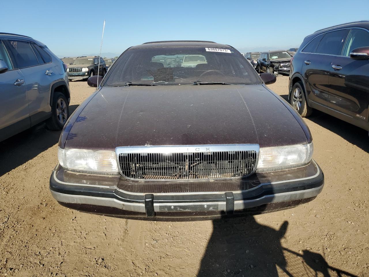 Photo 4 VIN: 1G4BR82P5TR409128 - BUICK ROADMASTER 