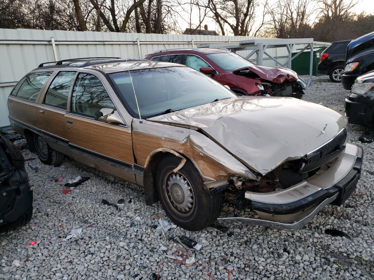 Photo 3 VIN: 1G4BR82P9TR406314 - BUICK ROADMASTER 