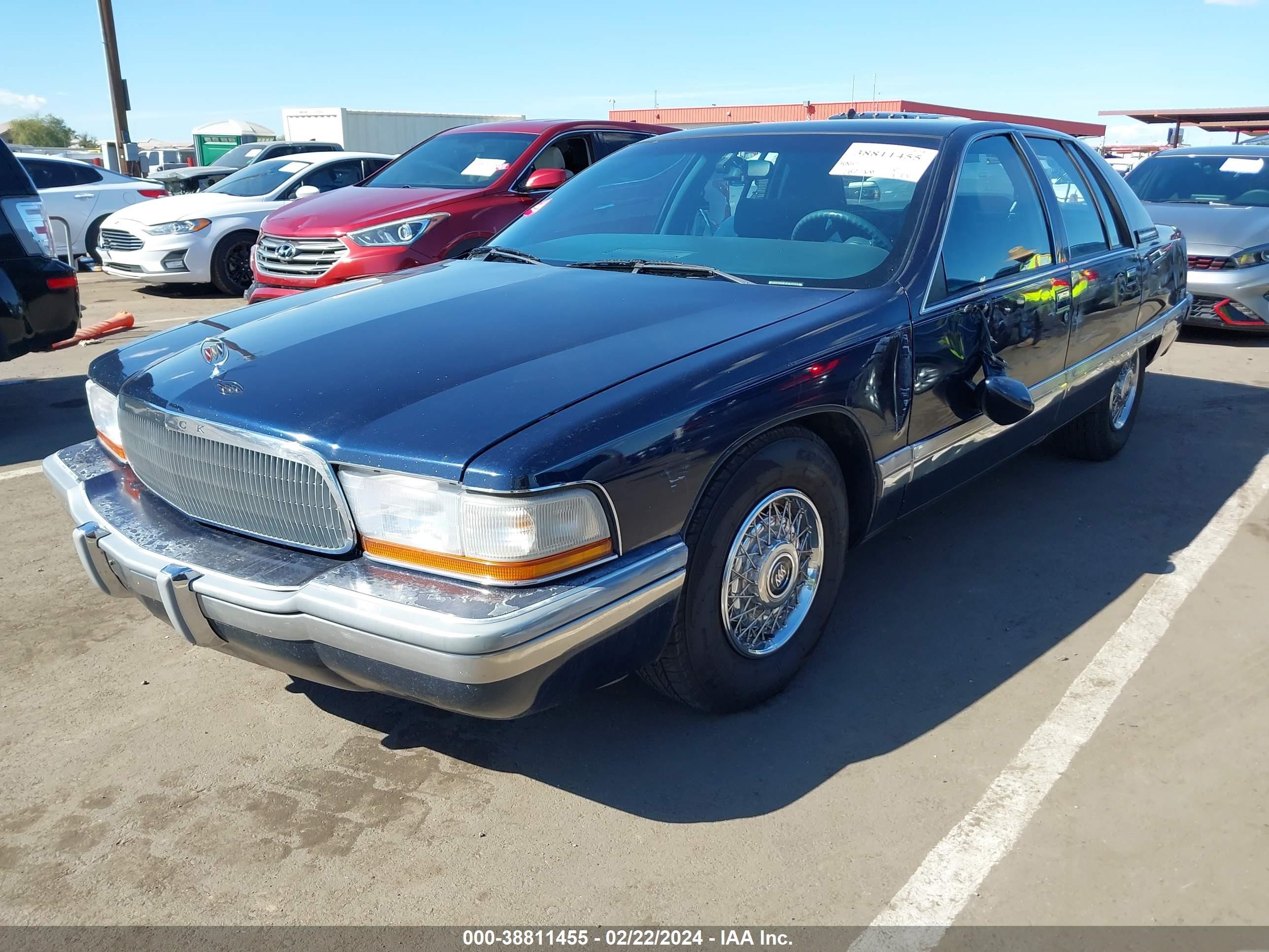 Photo 1 VIN: 1G4BT5373NR419111 - BUICK ROADMASTER 