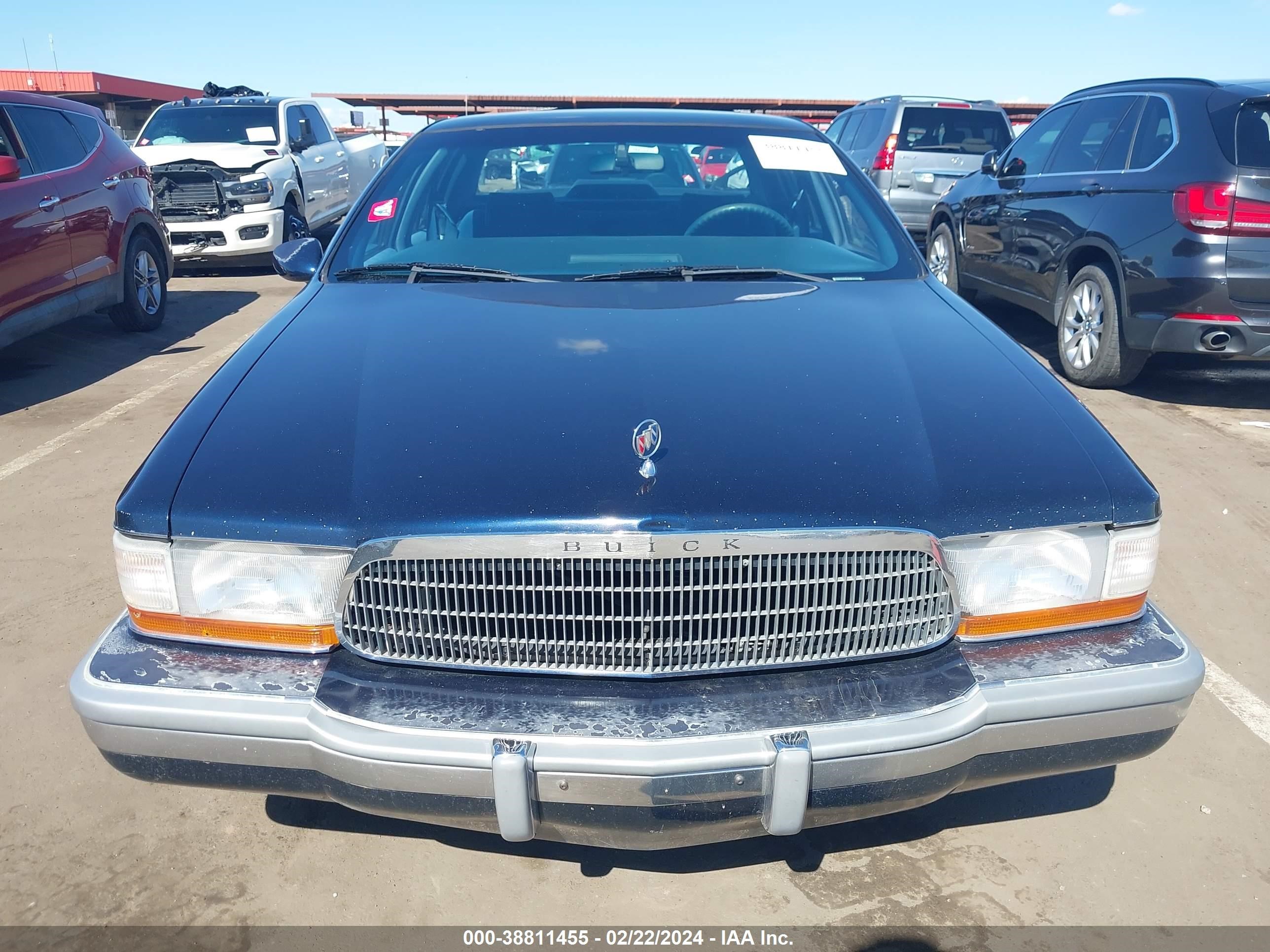 Photo 11 VIN: 1G4BT5373NR419111 - BUICK ROADMASTER 