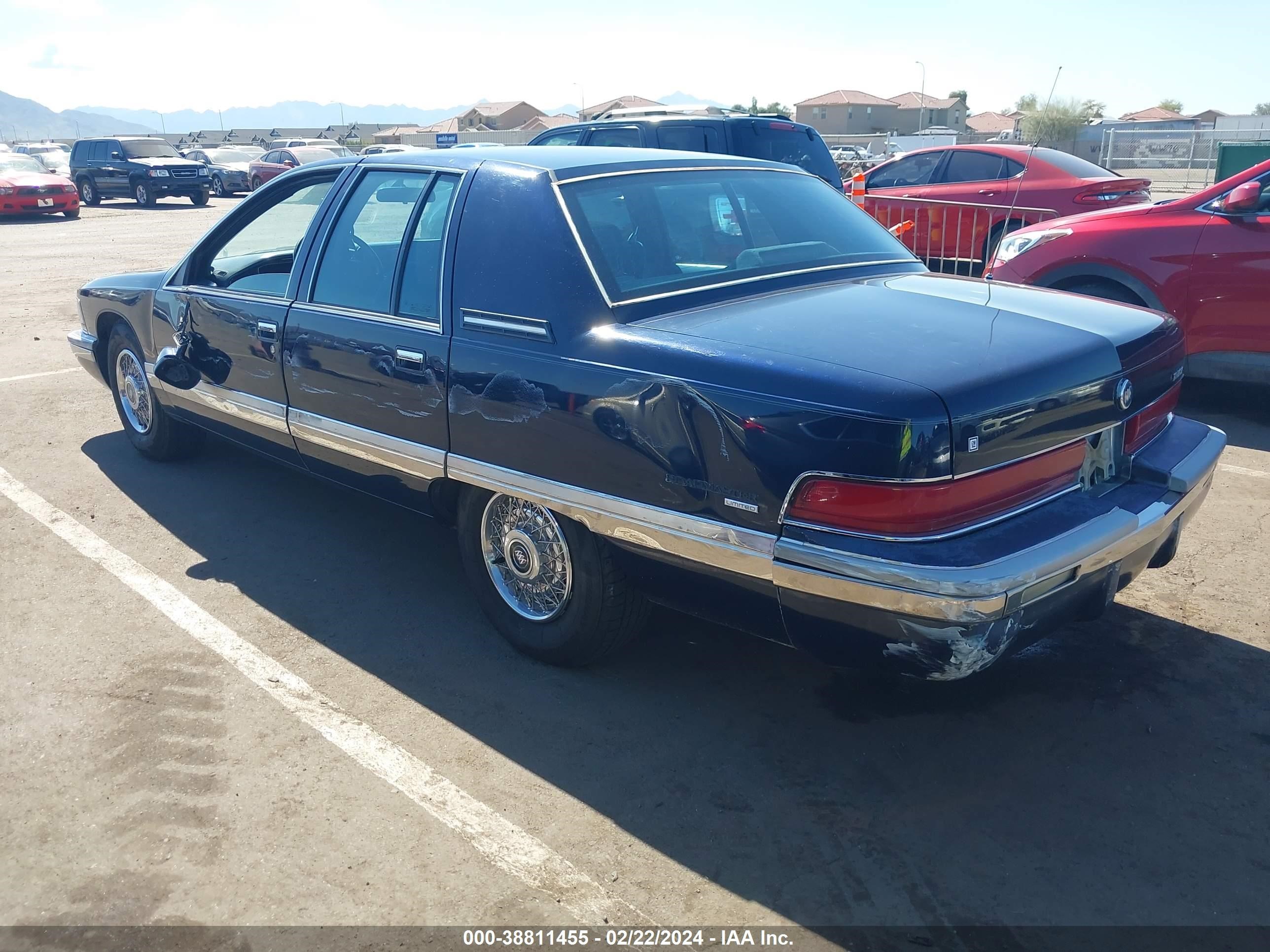 Photo 2 VIN: 1G4BT5373NR419111 - BUICK ROADMASTER 