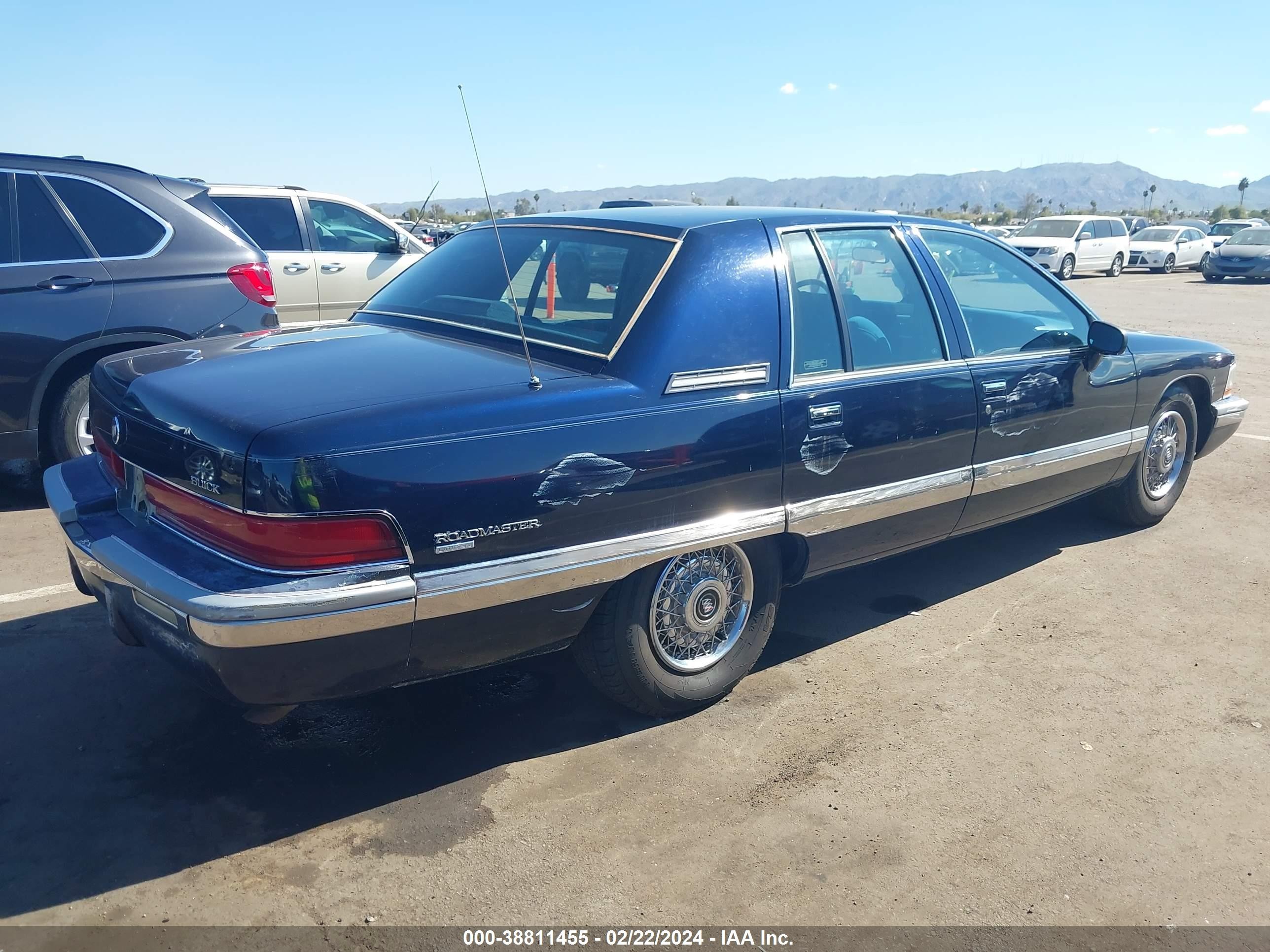 Photo 3 VIN: 1G4BT5373NR419111 - BUICK ROADMASTER 