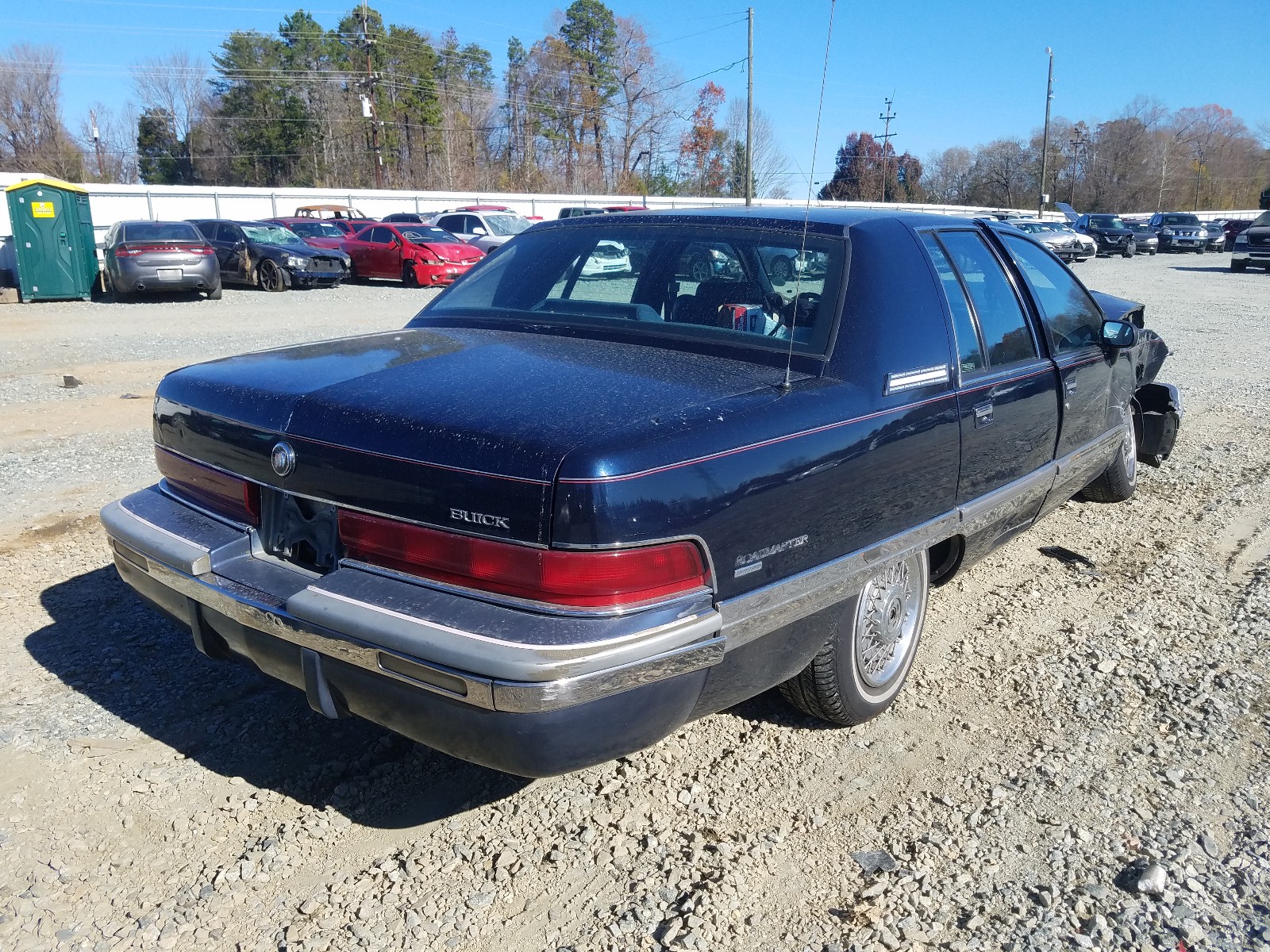 Photo 3 VIN: 1G4BT5375NR462784 - BUICK ROADMASTER 