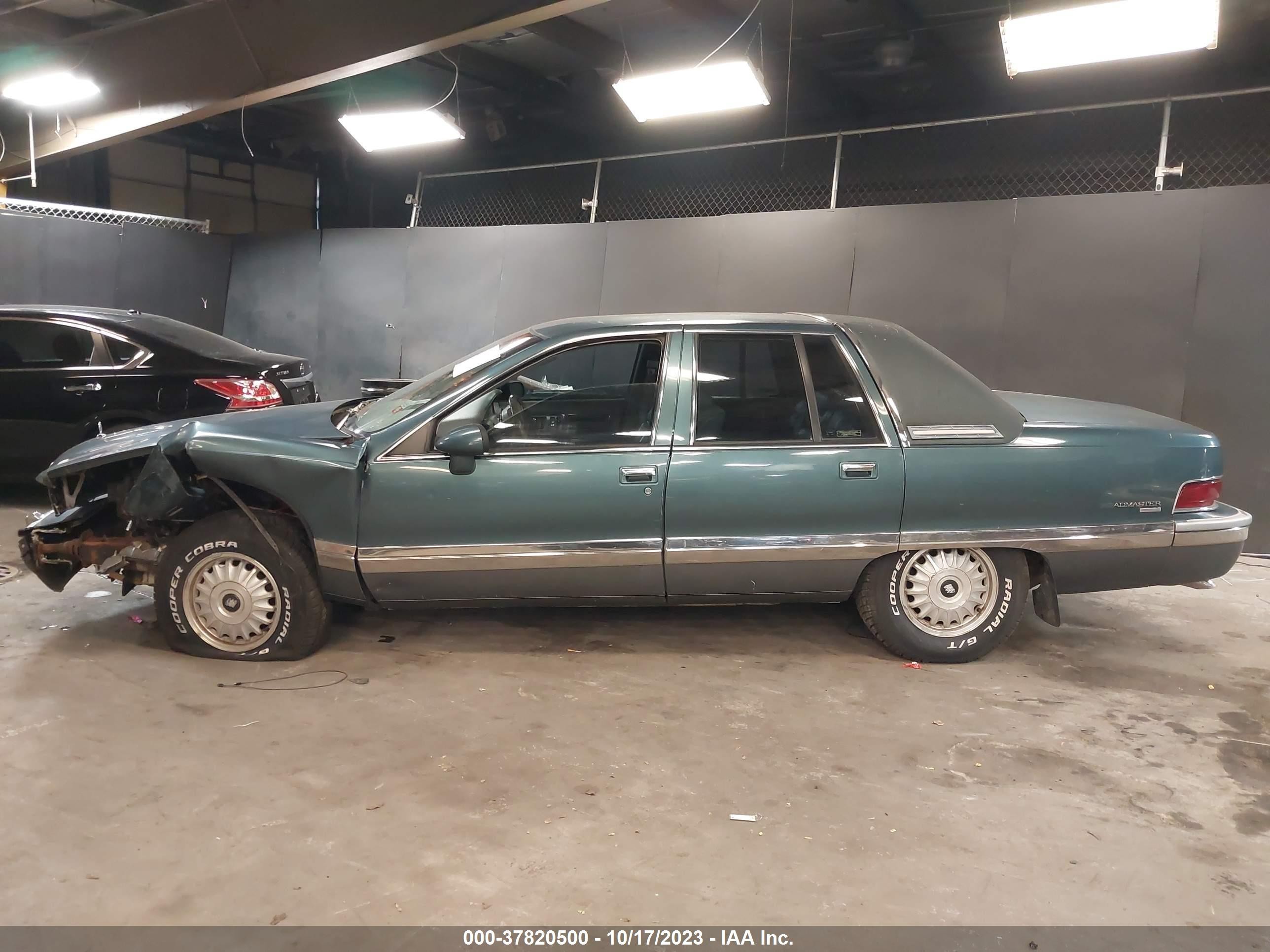 Photo 13 VIN: 1G4BT5378PR430737 - BUICK ROADMASTER 