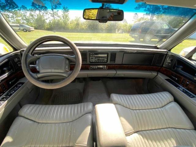 Photo 8 VIN: 1G4CU5212TH615333 - BUICK PARK AVENU 