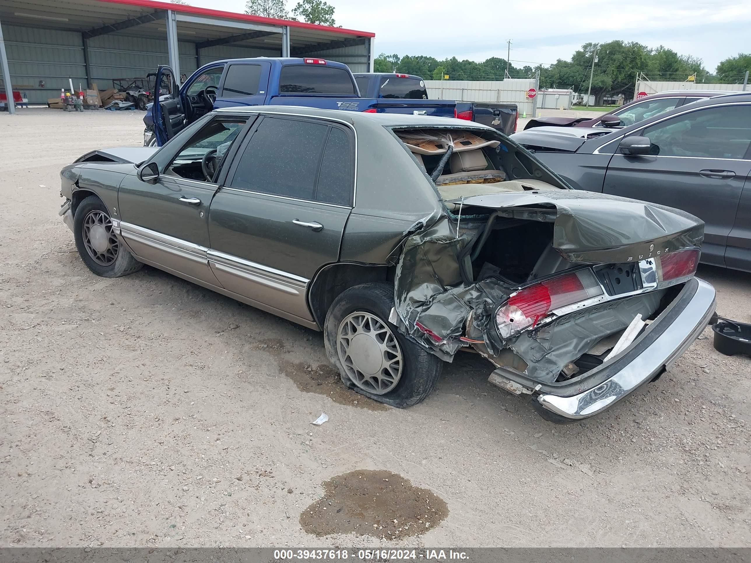 Photo 2 VIN: 1G4CU5213TH628219 - BUICK PARK AVENUE 