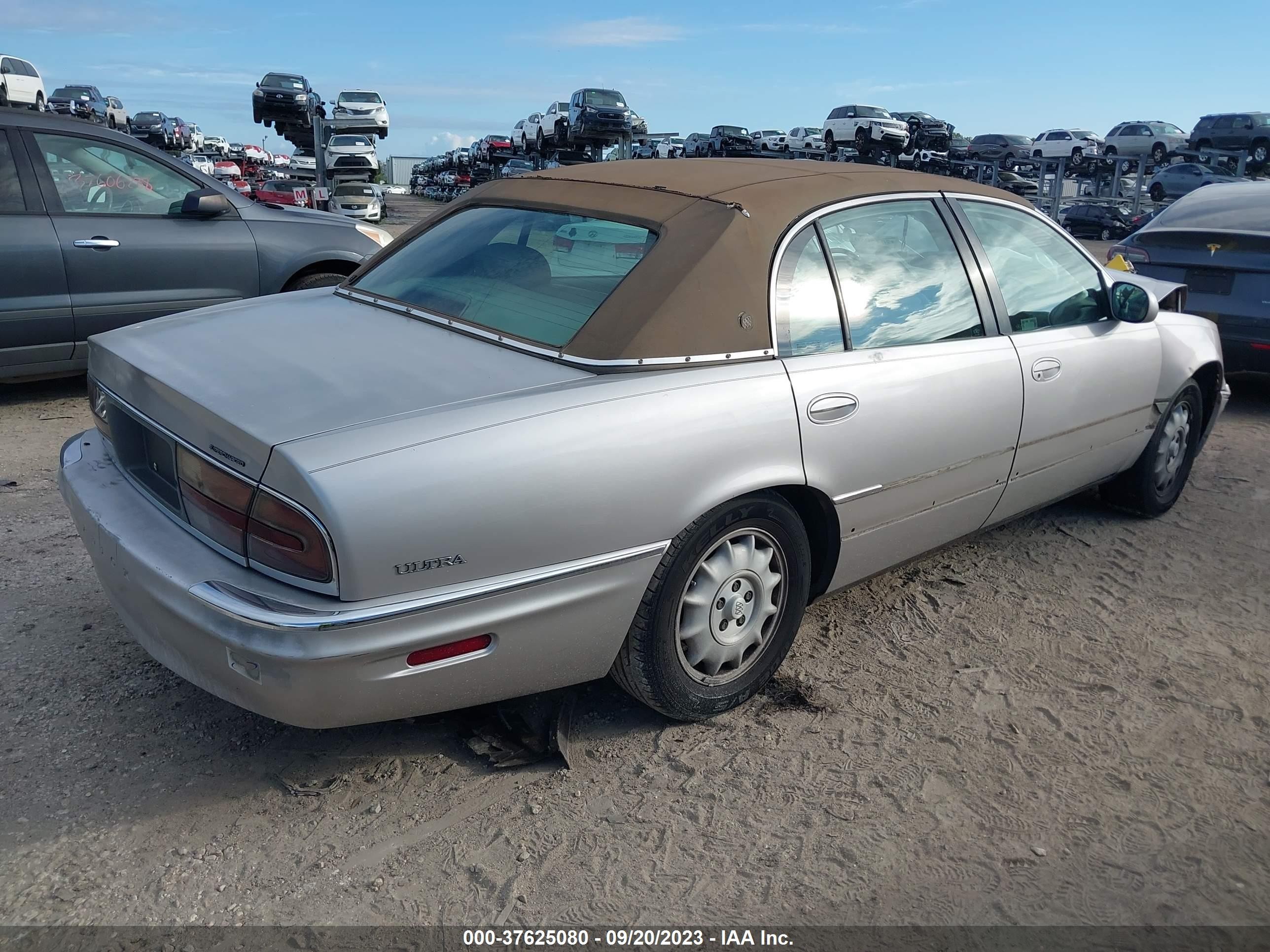 Photo 3 VIN: 1G4CU5213V4603119 - BUICK PARK AVENUE 