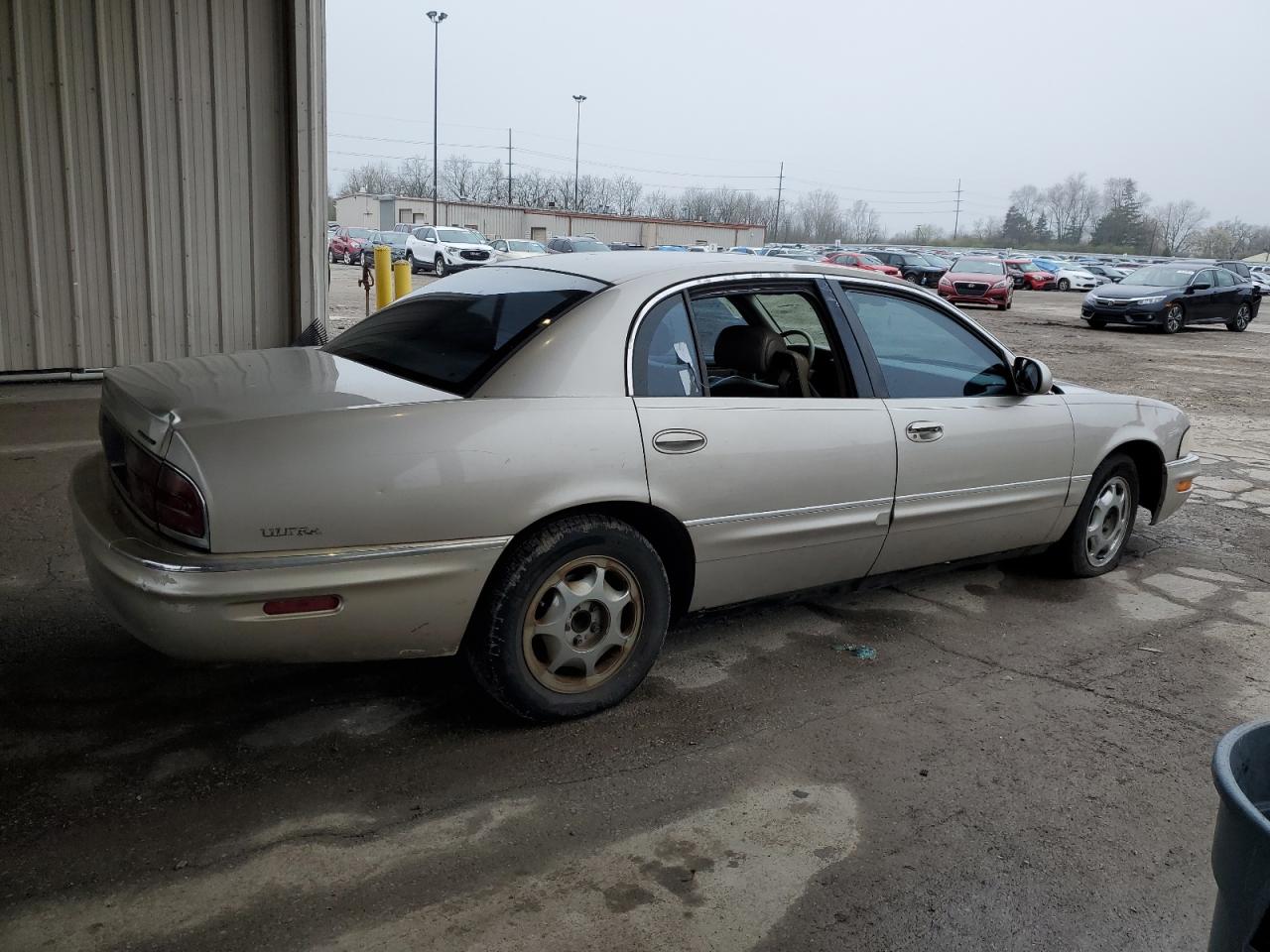 Photo 2 VIN: 1G4CU5216W4600880 - BUICK PARK AVENUE 