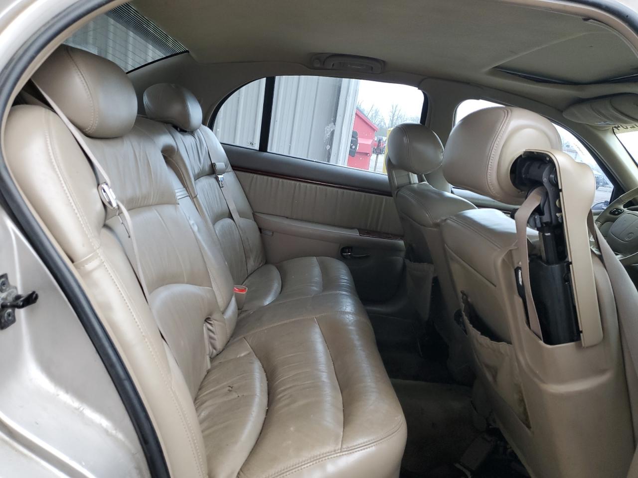 Photo 9 VIN: 1G4CU5216W4600880 - BUICK PARK AVENUE 