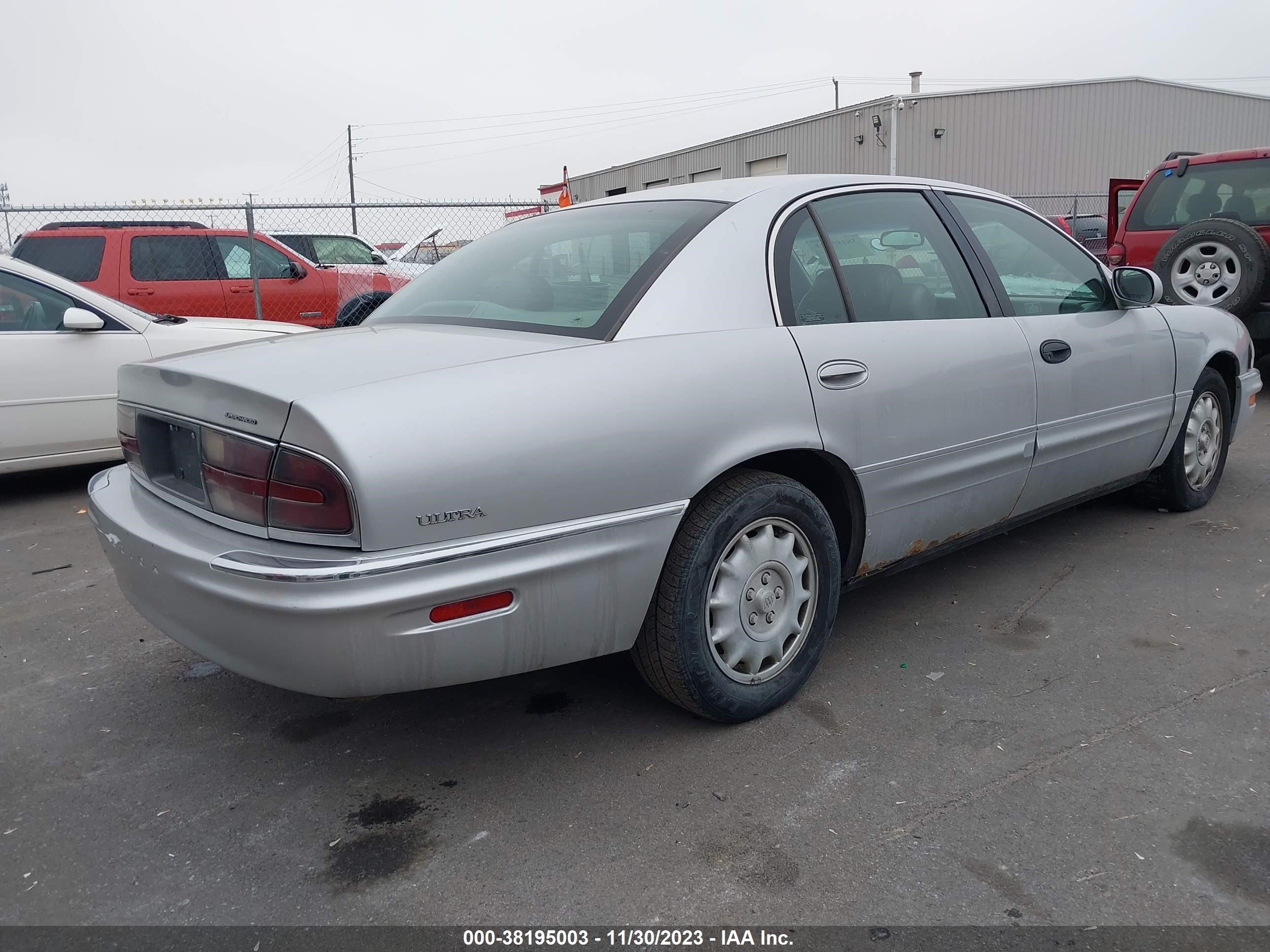 Photo 3 VIN: 1G4CU521XX4660226 - BUICK PARK AVENUE 