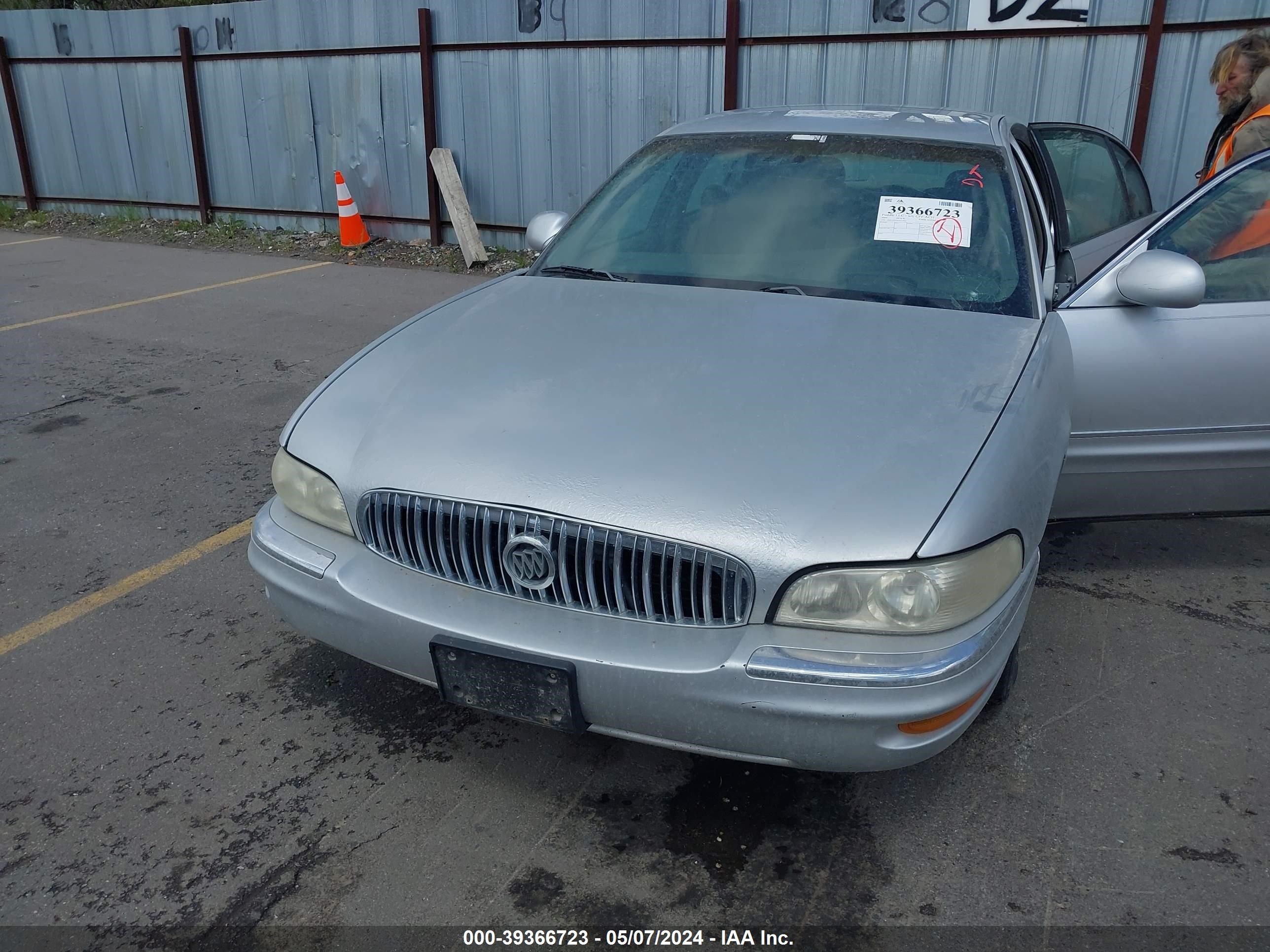 Photo 5 VIN: 1G4CU521XY4157961 - BUICK PARK AVENUE 