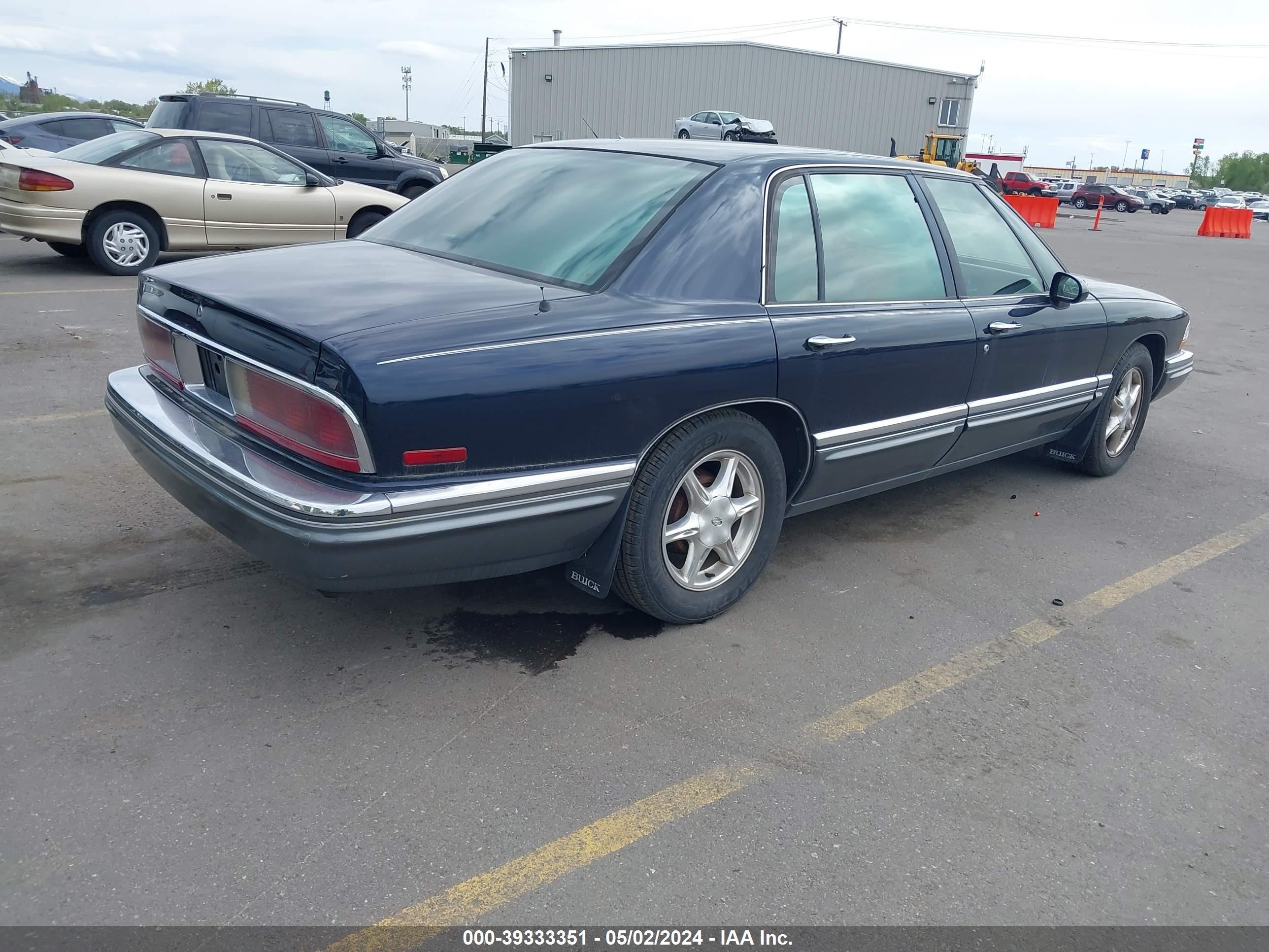 Photo 3 VIN: 1G4CU5318P1635874 - BUICK PARK AVENUE 