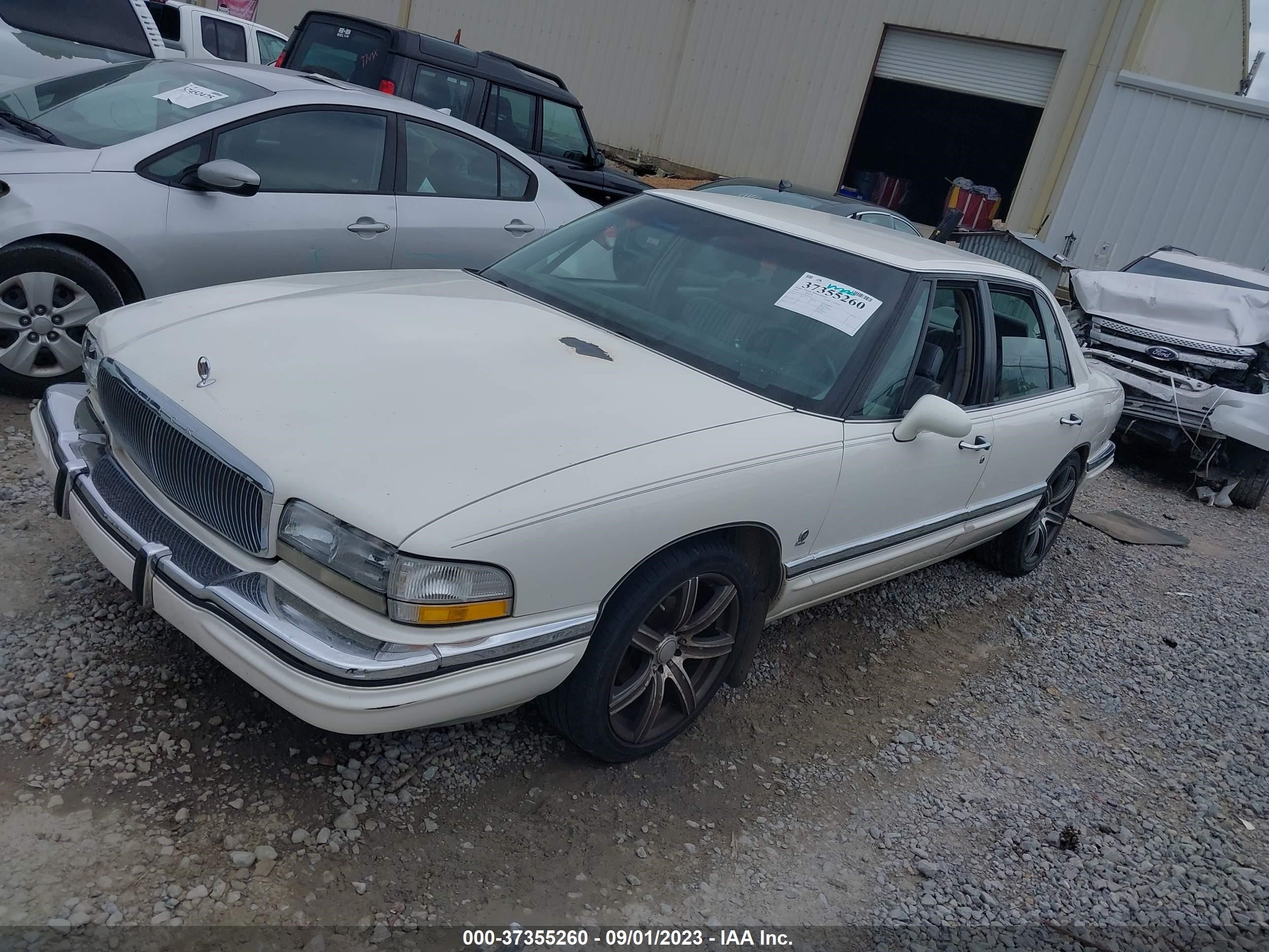 Photo 1 VIN: 1G4CU5319N1665124 - BUICK PARK AVENUE 