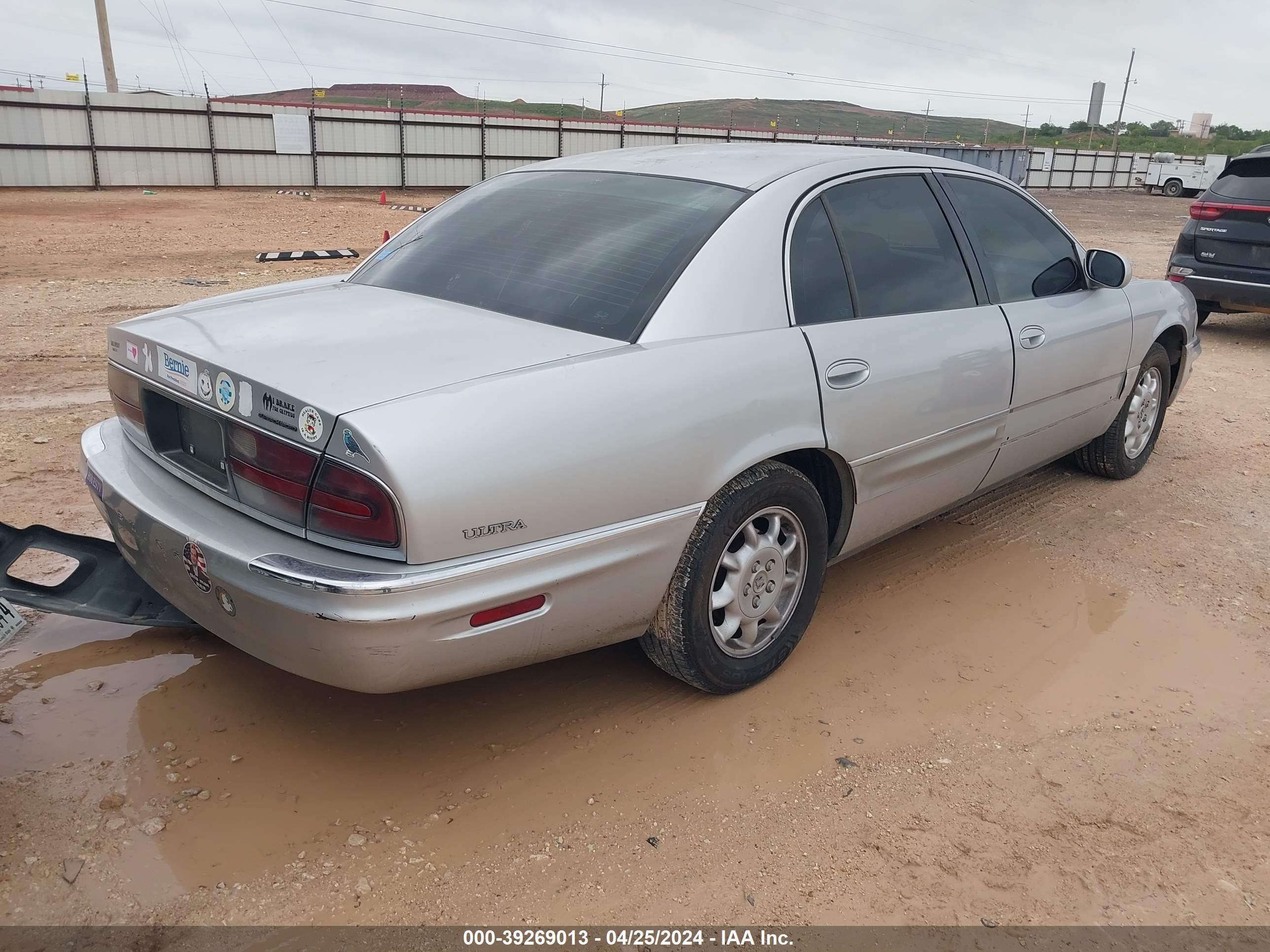 Photo 3 VIN: 1G4CU541414229269 - BUICK PARK AVENUE 