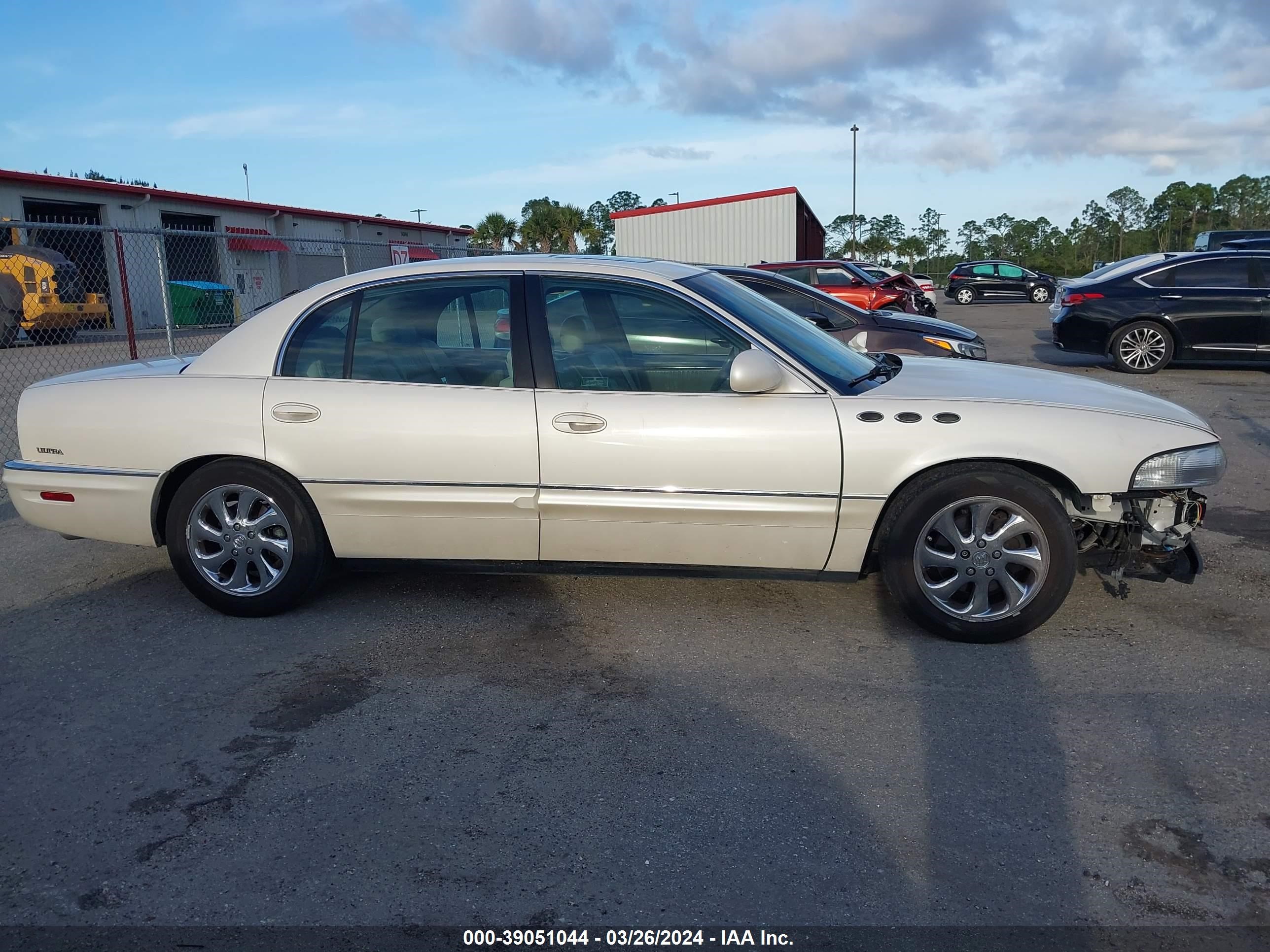 Photo 12 VIN: 1G4CU541534135551 - BUICK PARK AVENUE 