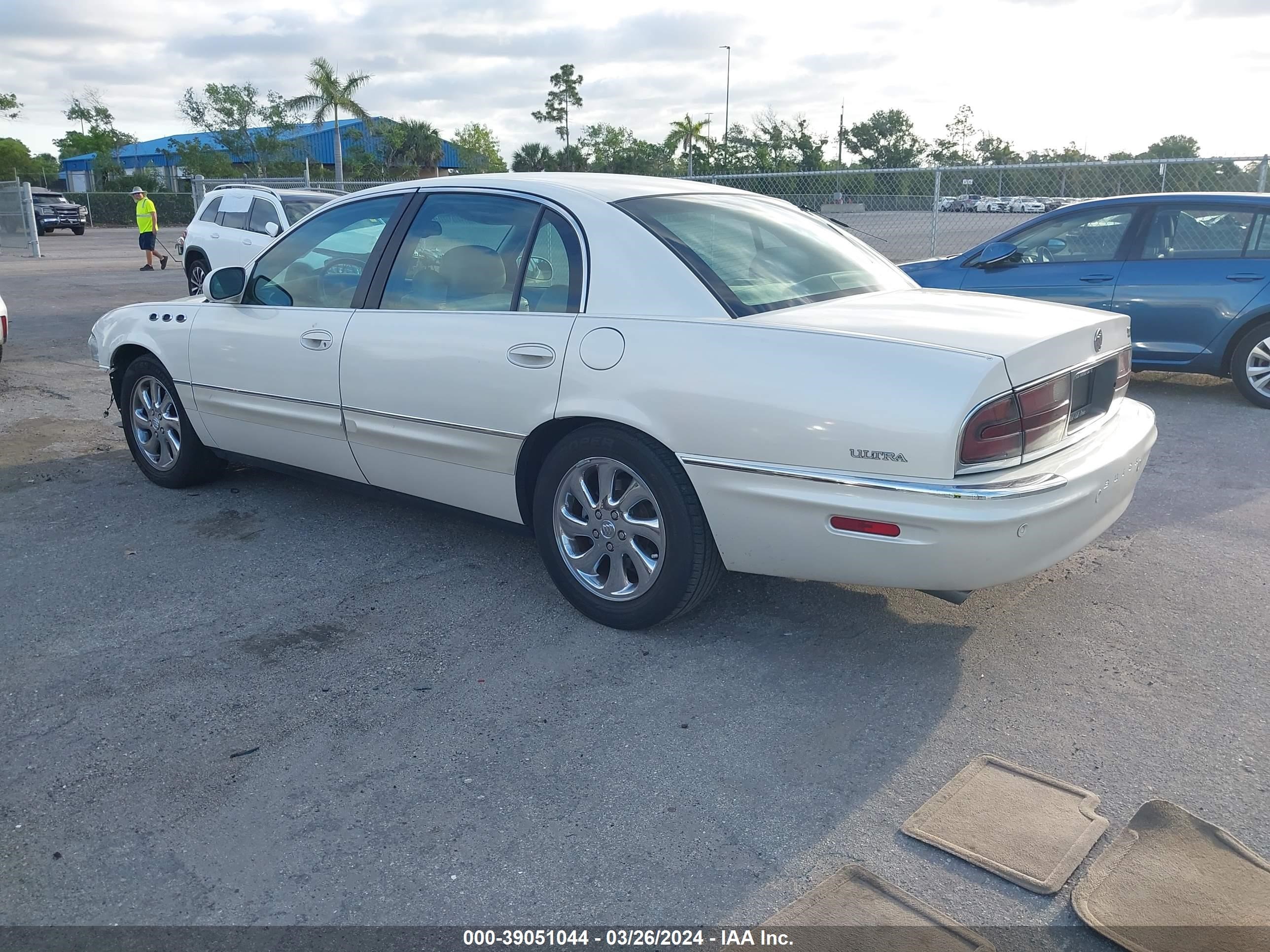 Photo 2 VIN: 1G4CU541534135551 - BUICK PARK AVENUE 