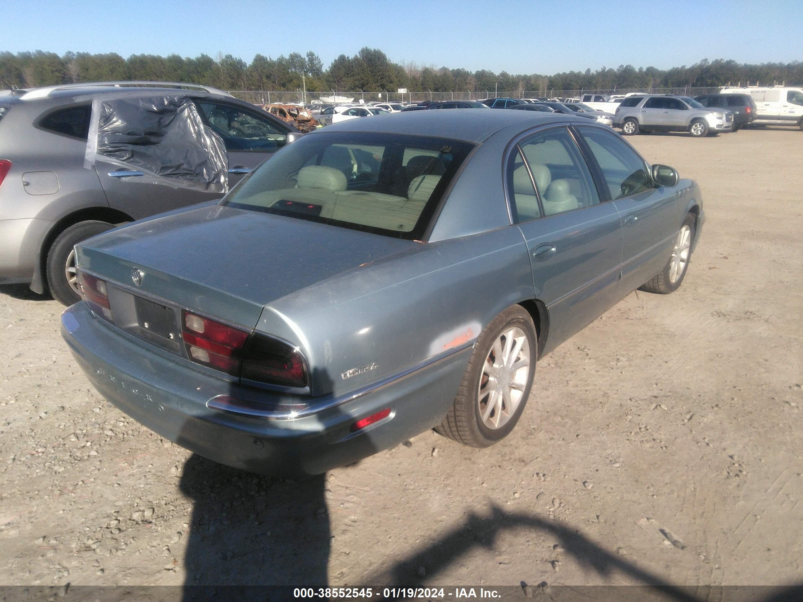 Photo 3 VIN: 1G4CU541X44145042 - BUICK PARK AVENUE 