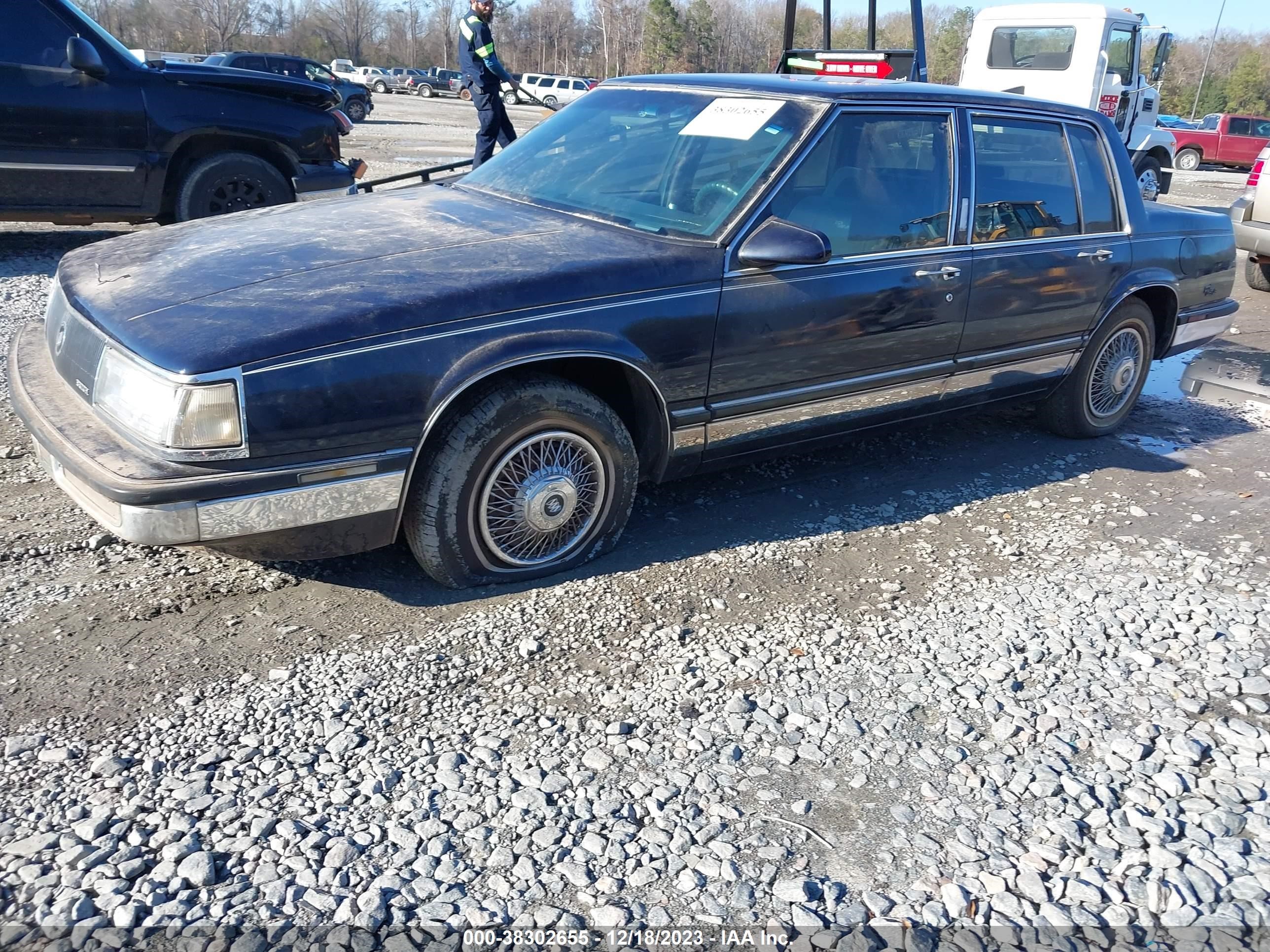 Photo 1 VIN: 1G4CW5138H1425579 - BUICK ELECTRA 