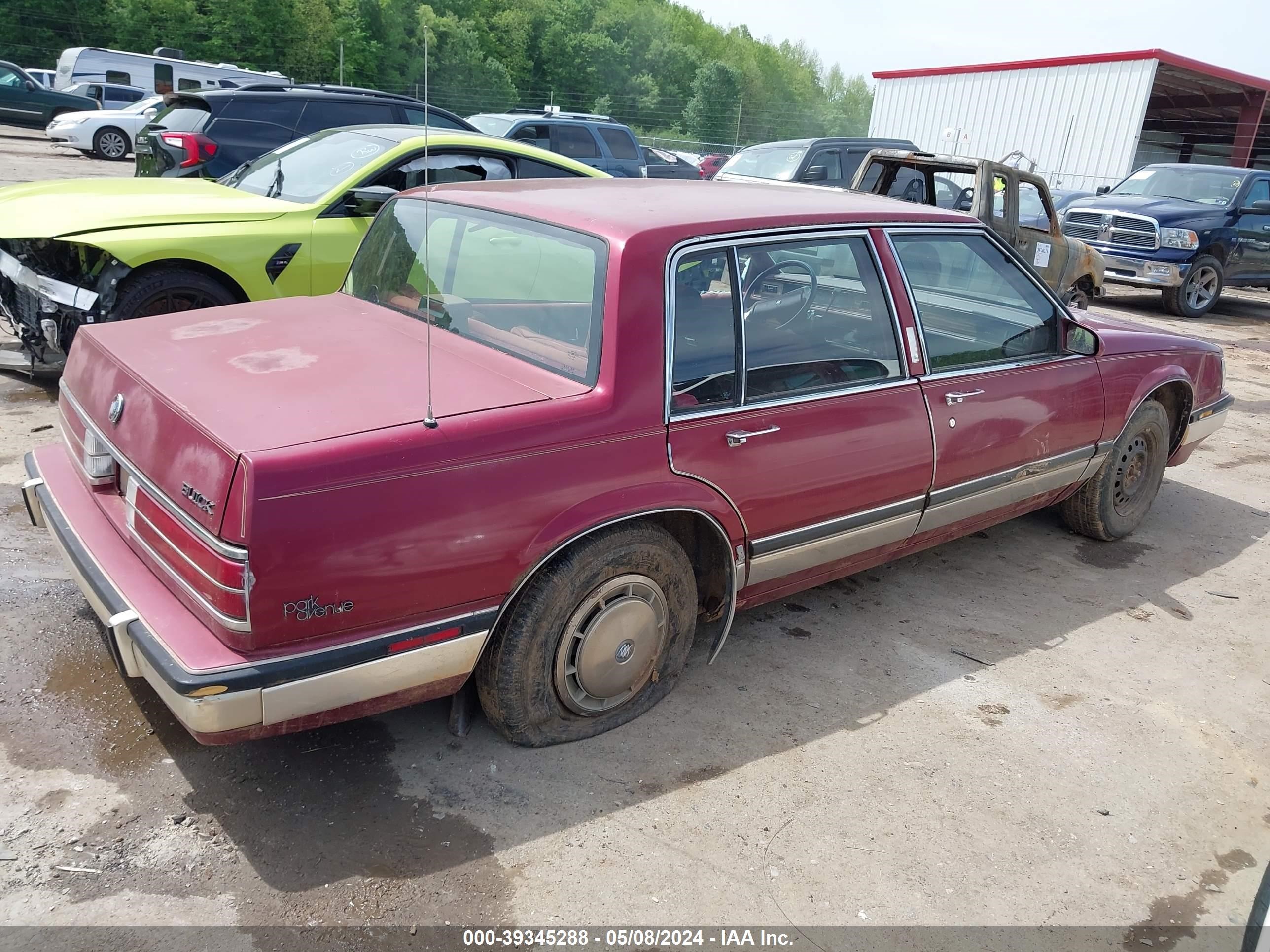 Photo 3 VIN: 1G4CW51C0J1632697 - BUICK ELECTRA 