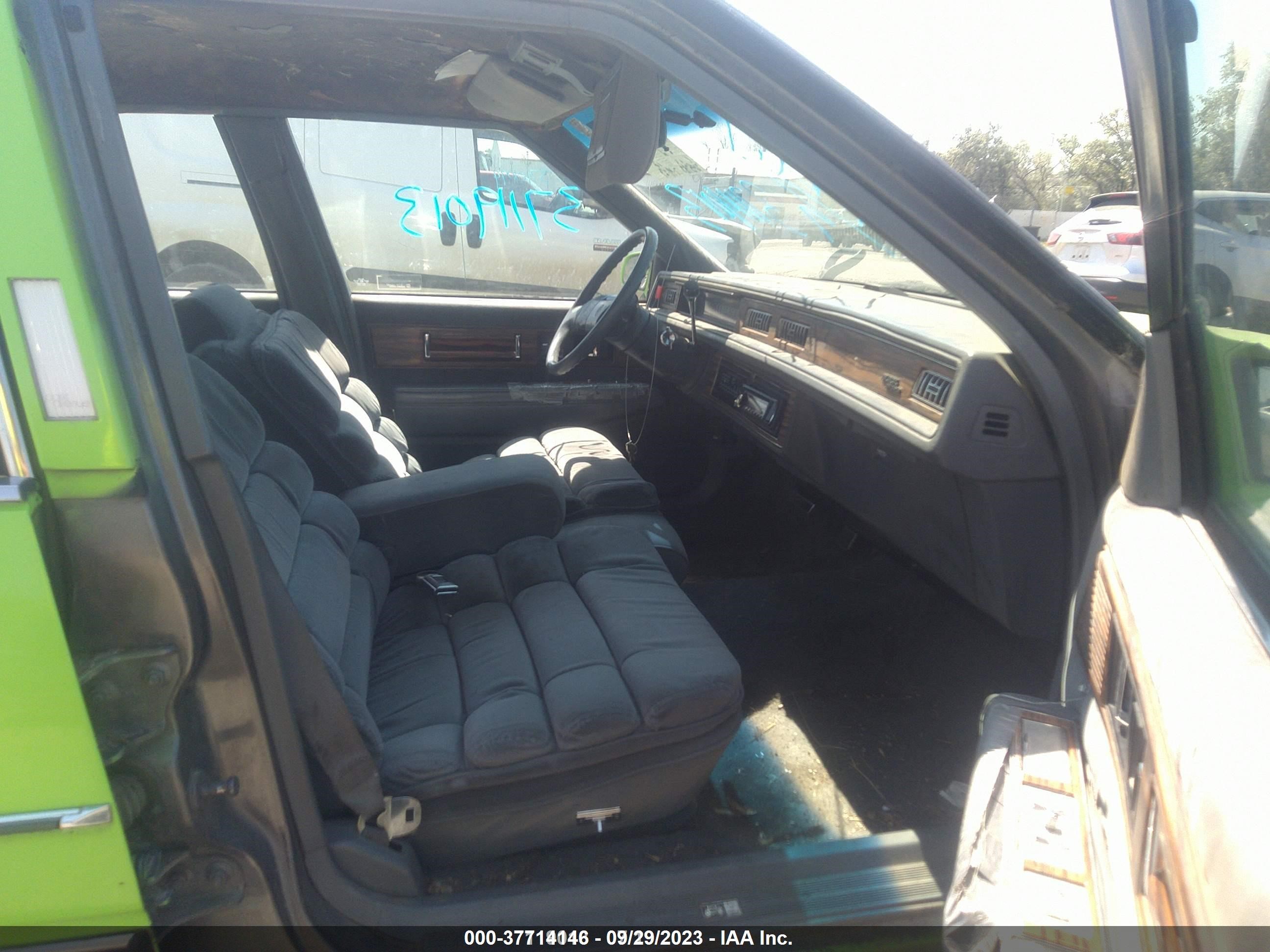 Photo 4 VIN: 1G4CW51C5J1636938 - BUICK ELECTRA 