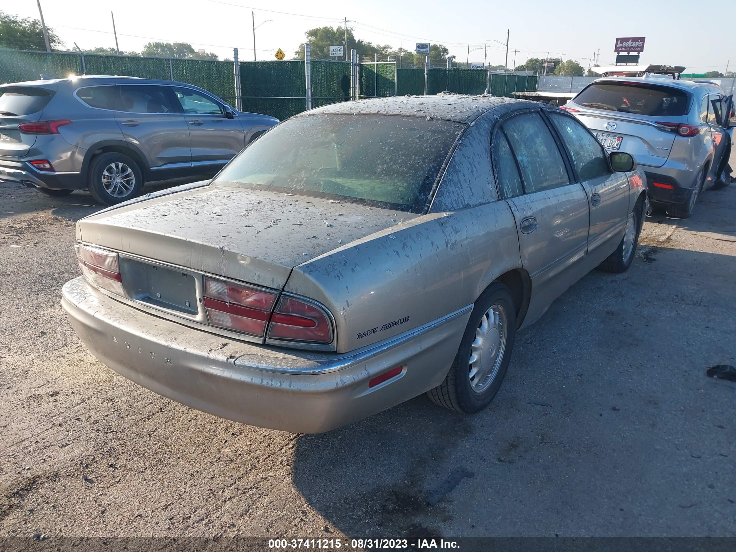 Photo 3 VIN: 1G4CW52K1V4644805 - BUICK PARK AVENUE 